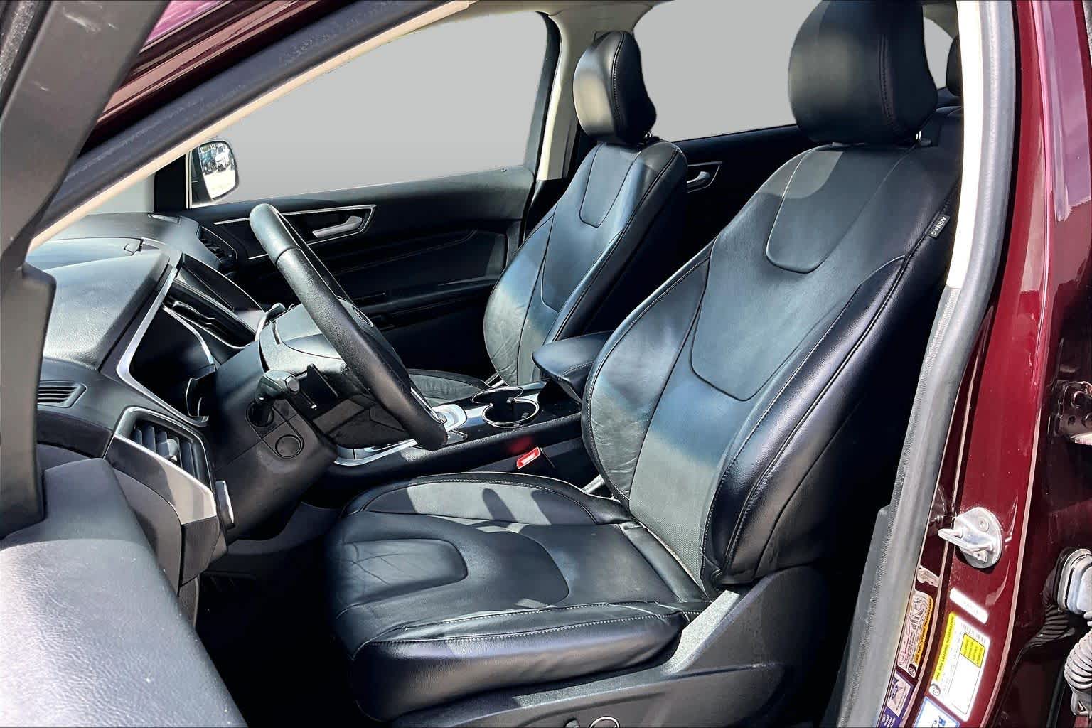 2018 Ford Edge photo 8 of 32