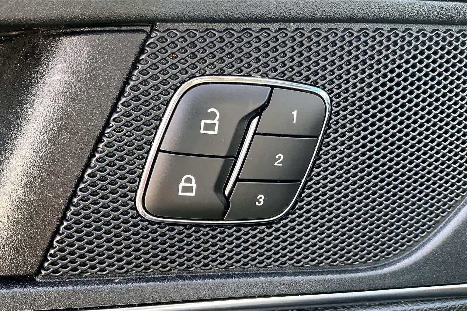 2018 Ford Edge photo 31 of 32