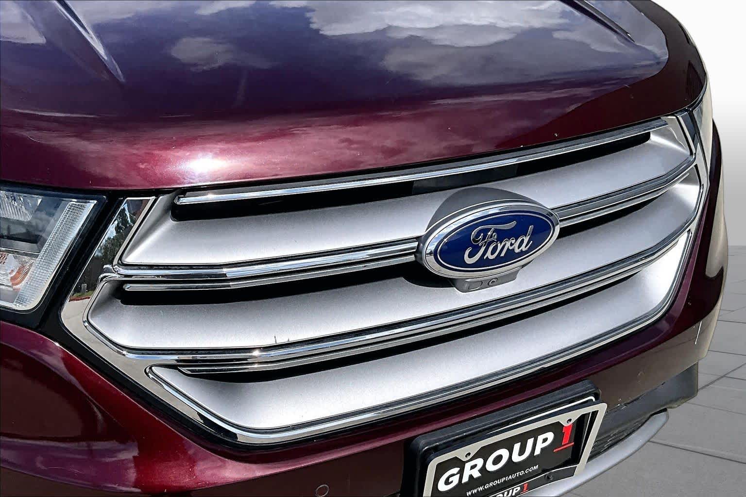 2018 Ford Edge photo 27 of 32