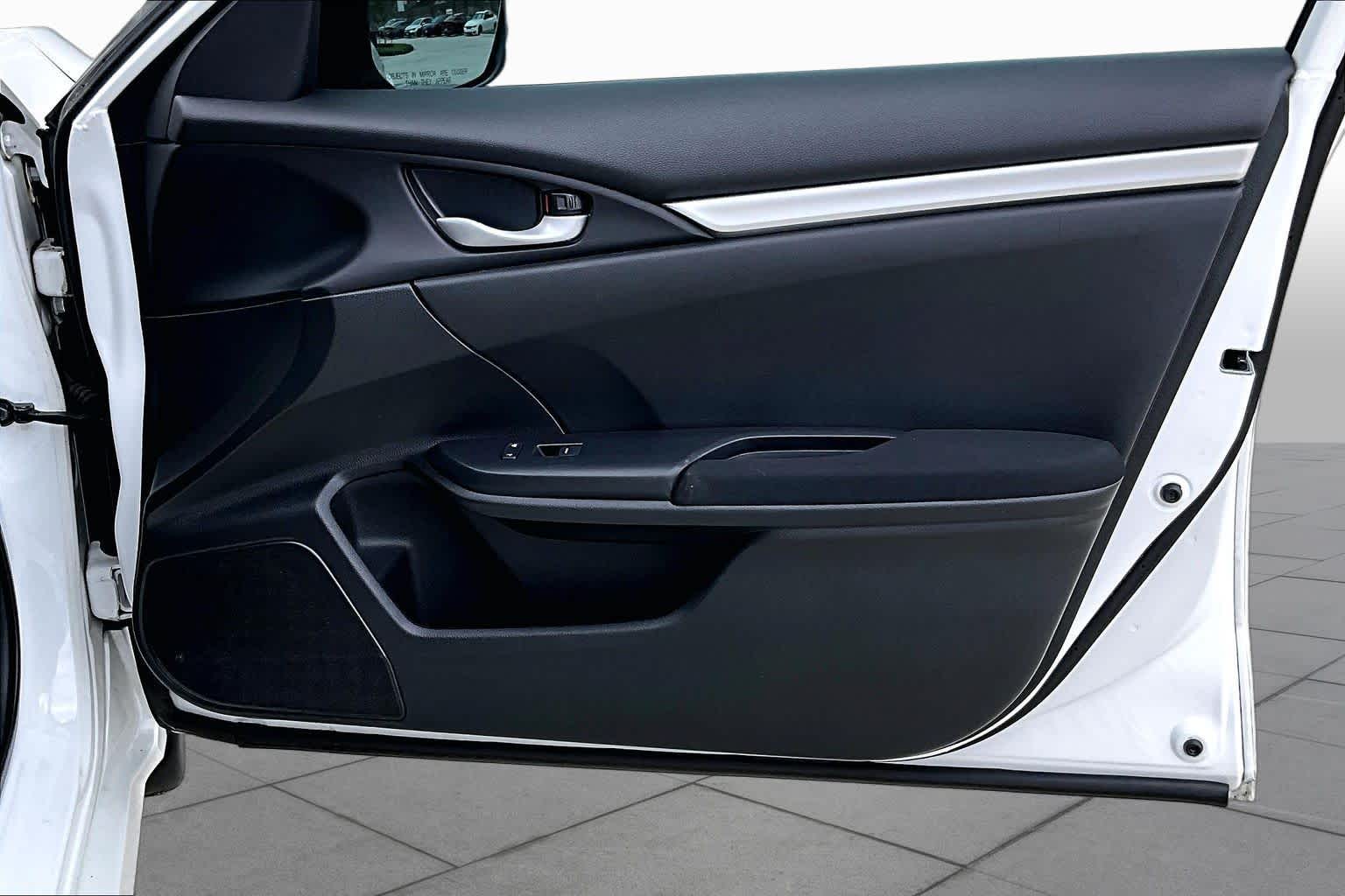 2019 Honda Civic Sedan photo 21 of 30