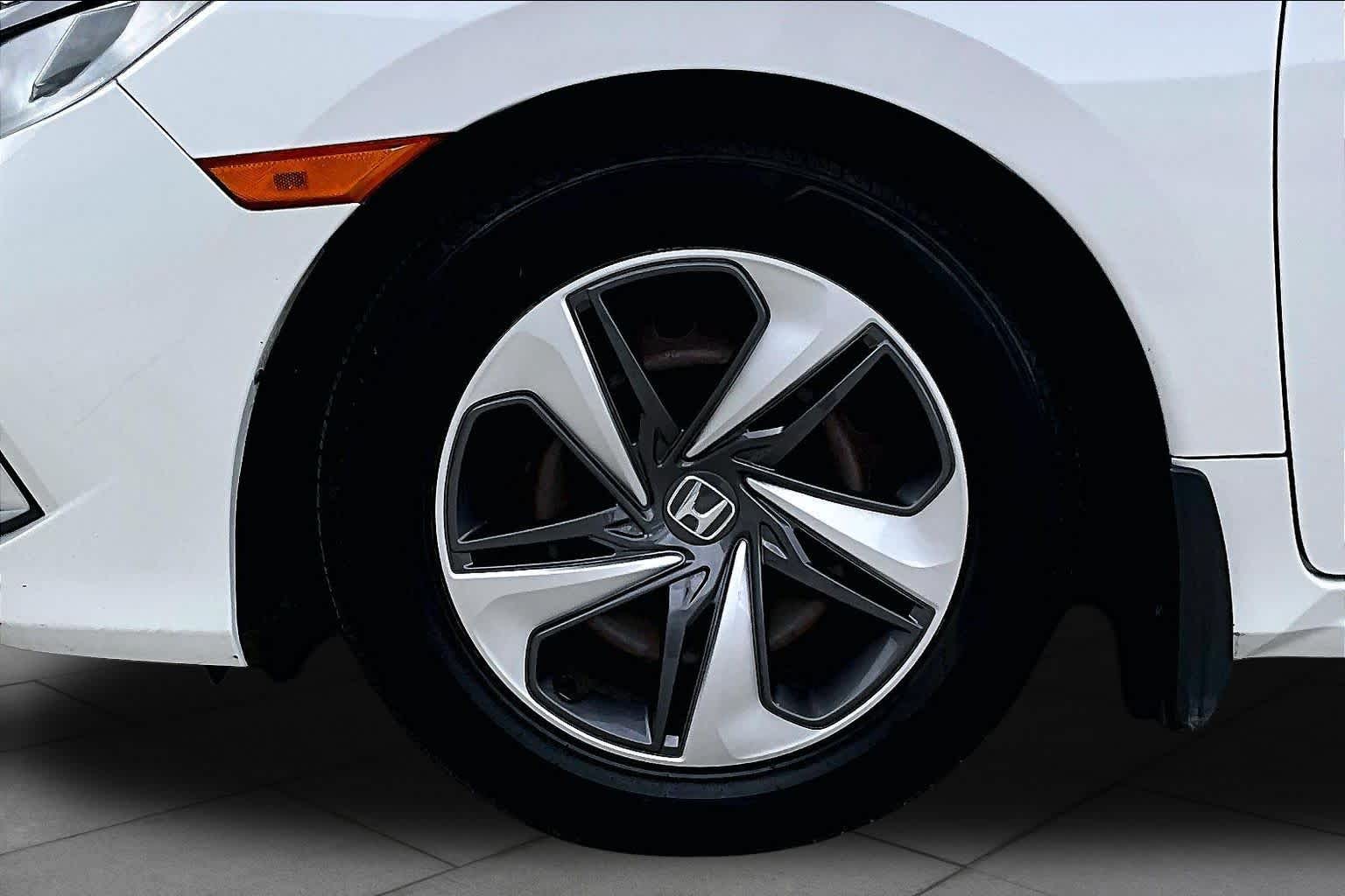 2019 Honda Civic Sedan photo 10 of 30