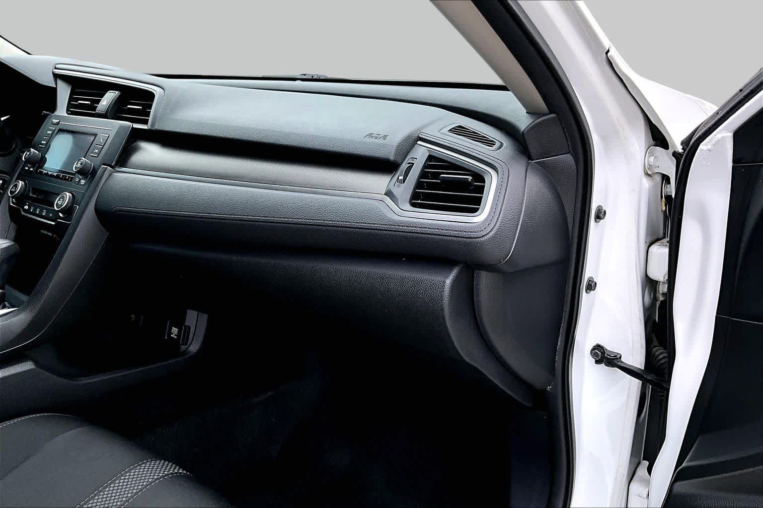 2019 Honda Civic Sedan photo 17 of 30