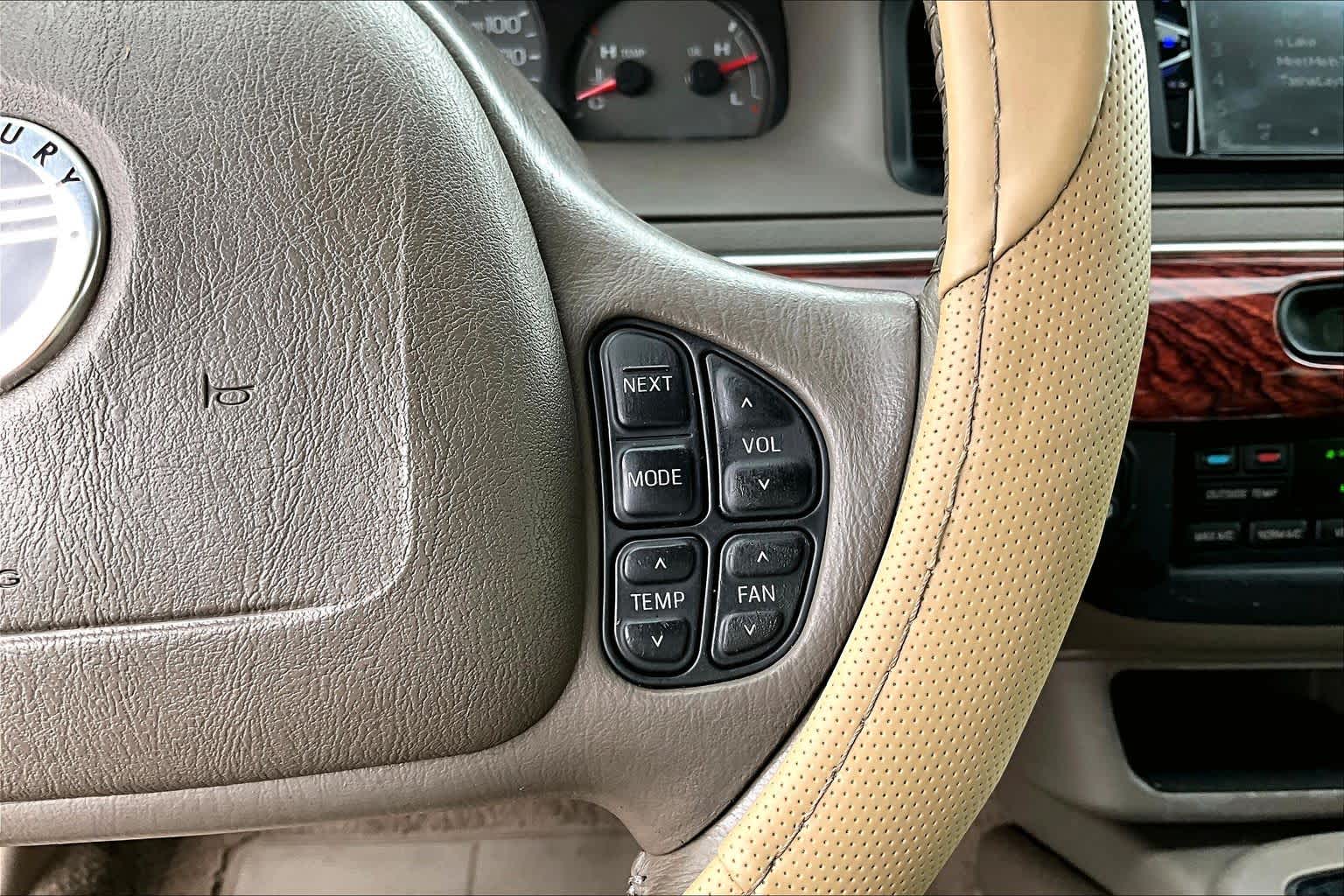 2002 Mercury Grand Marquis photo 22 of 31