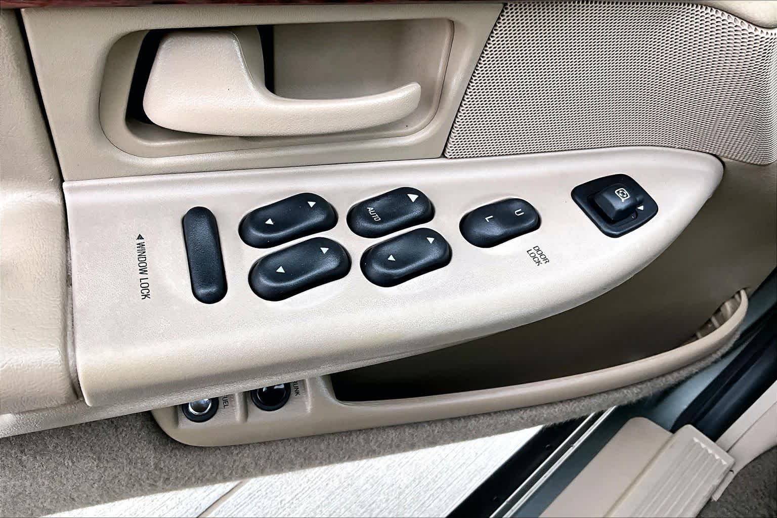 2002 Mercury Grand Marquis photo 30 of 31