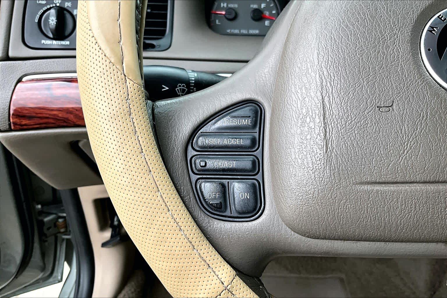 2002 Mercury Grand Marquis photo 21 of 31