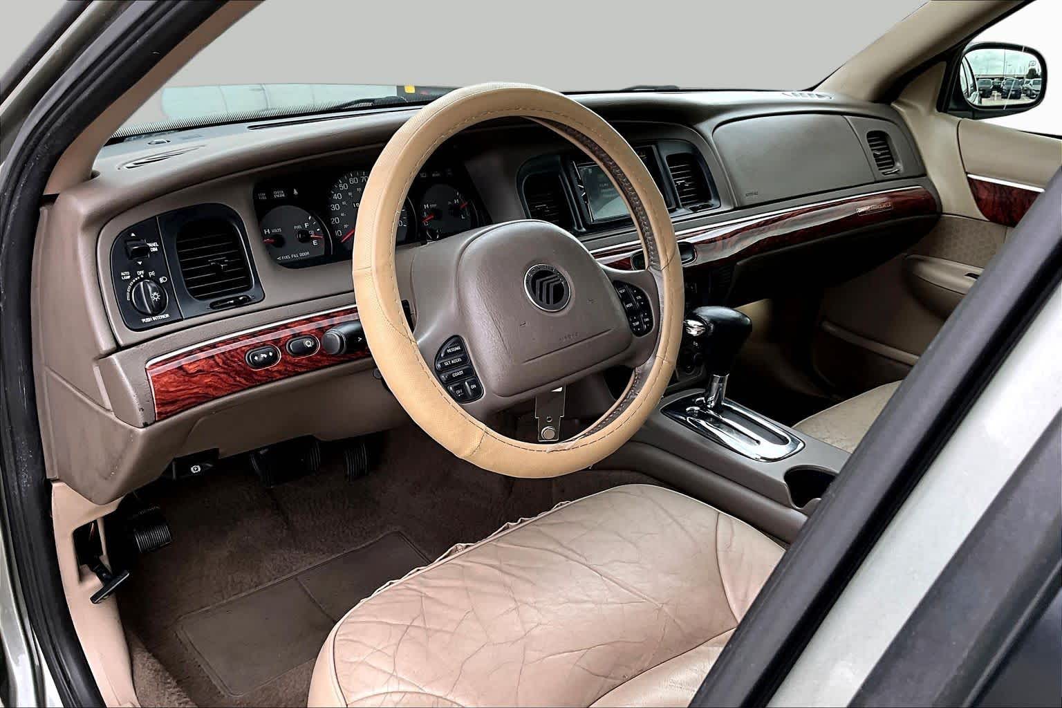 2002 Mercury Grand Marquis photo 15 of 31
