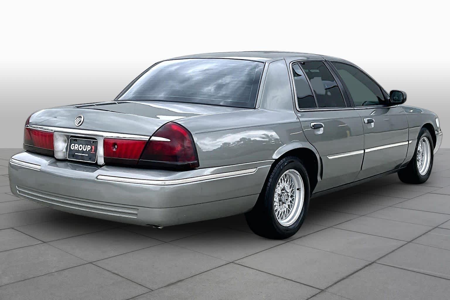 2002 Mercury Grand Marquis photo 11 of 31