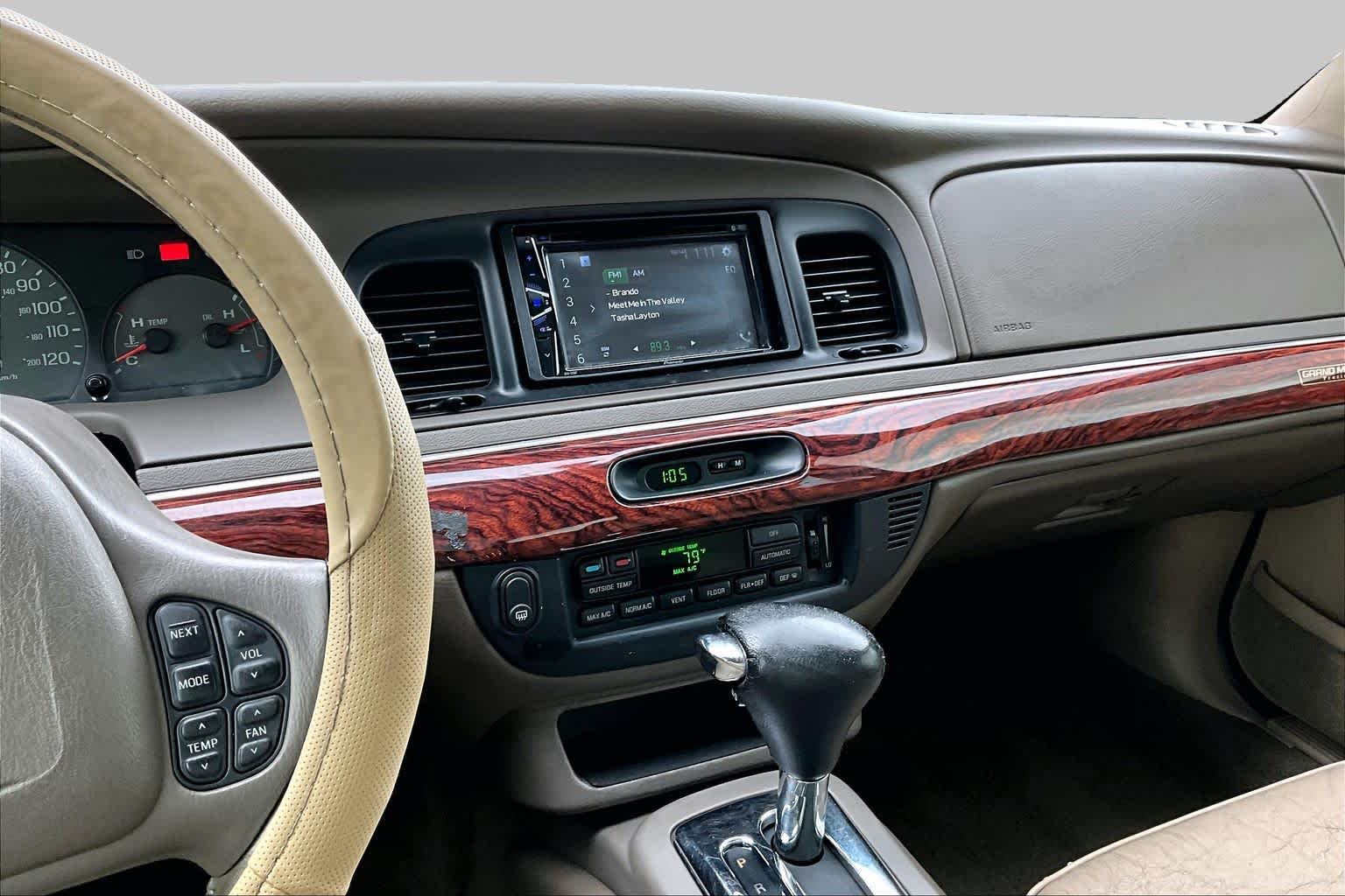 2002 Mercury Grand Marquis photo 6 of 31