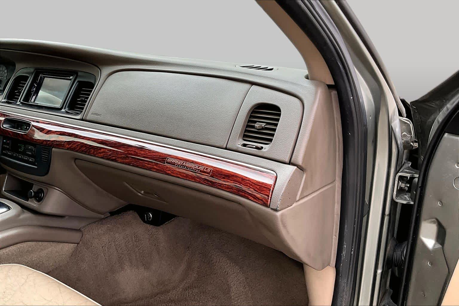 2002 Mercury Grand Marquis photo 16 of 31