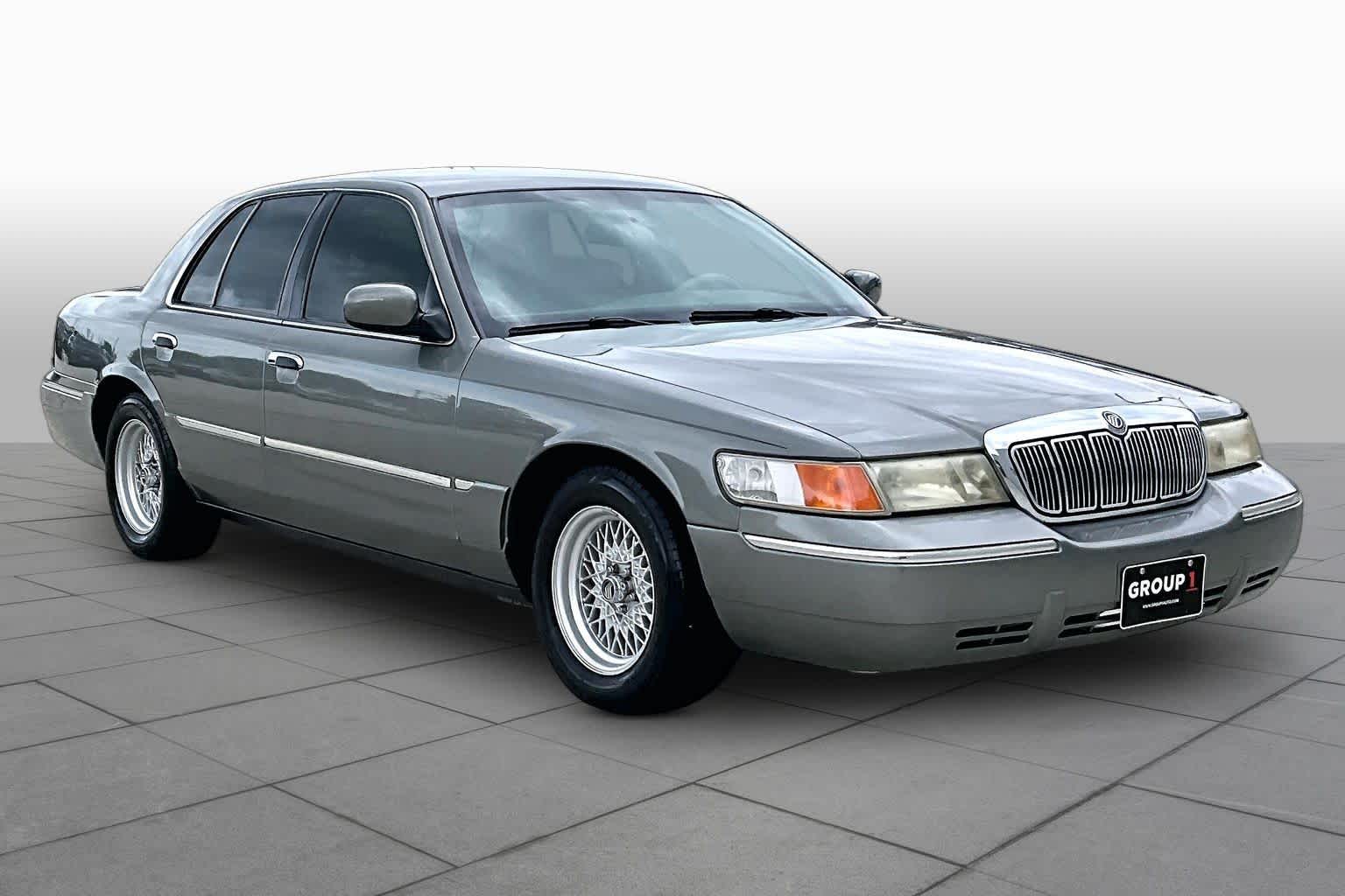 2002 Mercury Grand Marquis photo 2 of 31