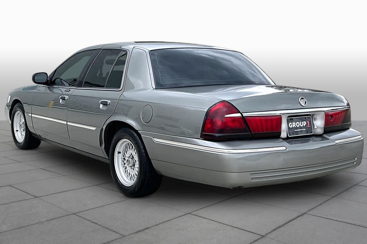 2002 Mercury Grand Marquis photo 10 of 31