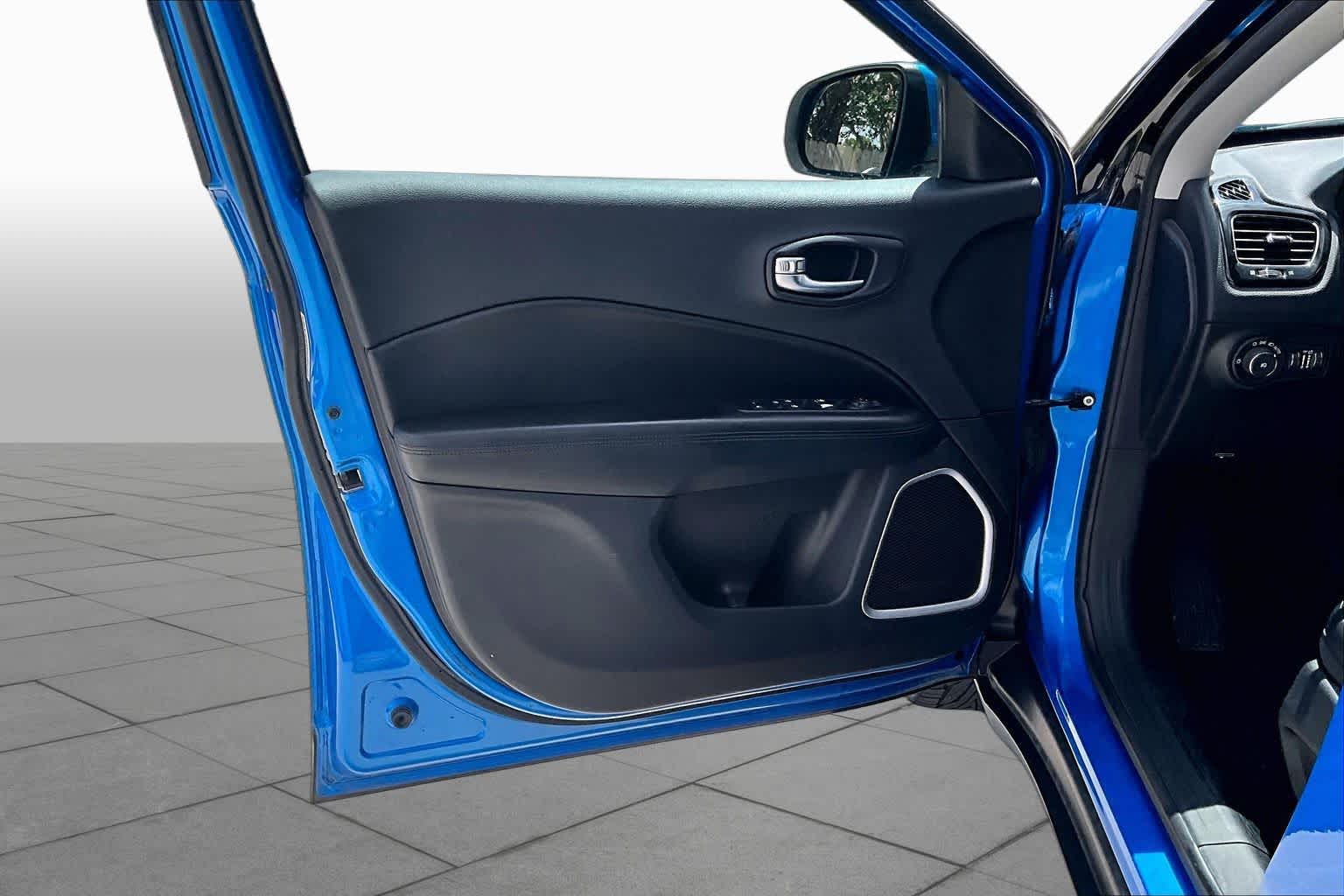 2019 Jeep Compass Altitude Laser Blue Pearlcoat at HGreg Houston