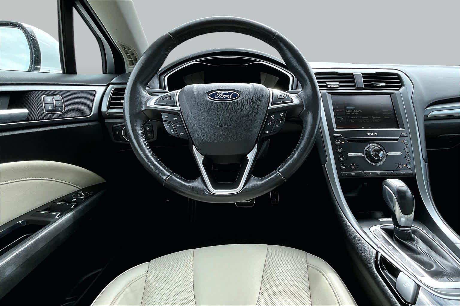 2016 Ford Fusion photo 6 of 31