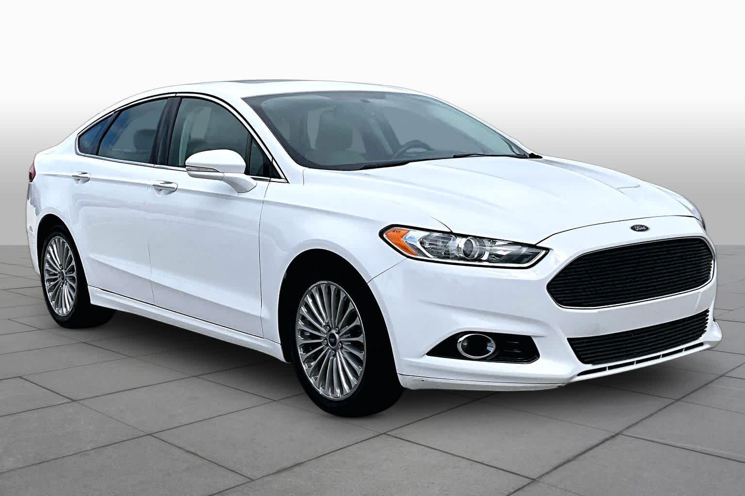 2016 Ford Fusion photo 3 of 31