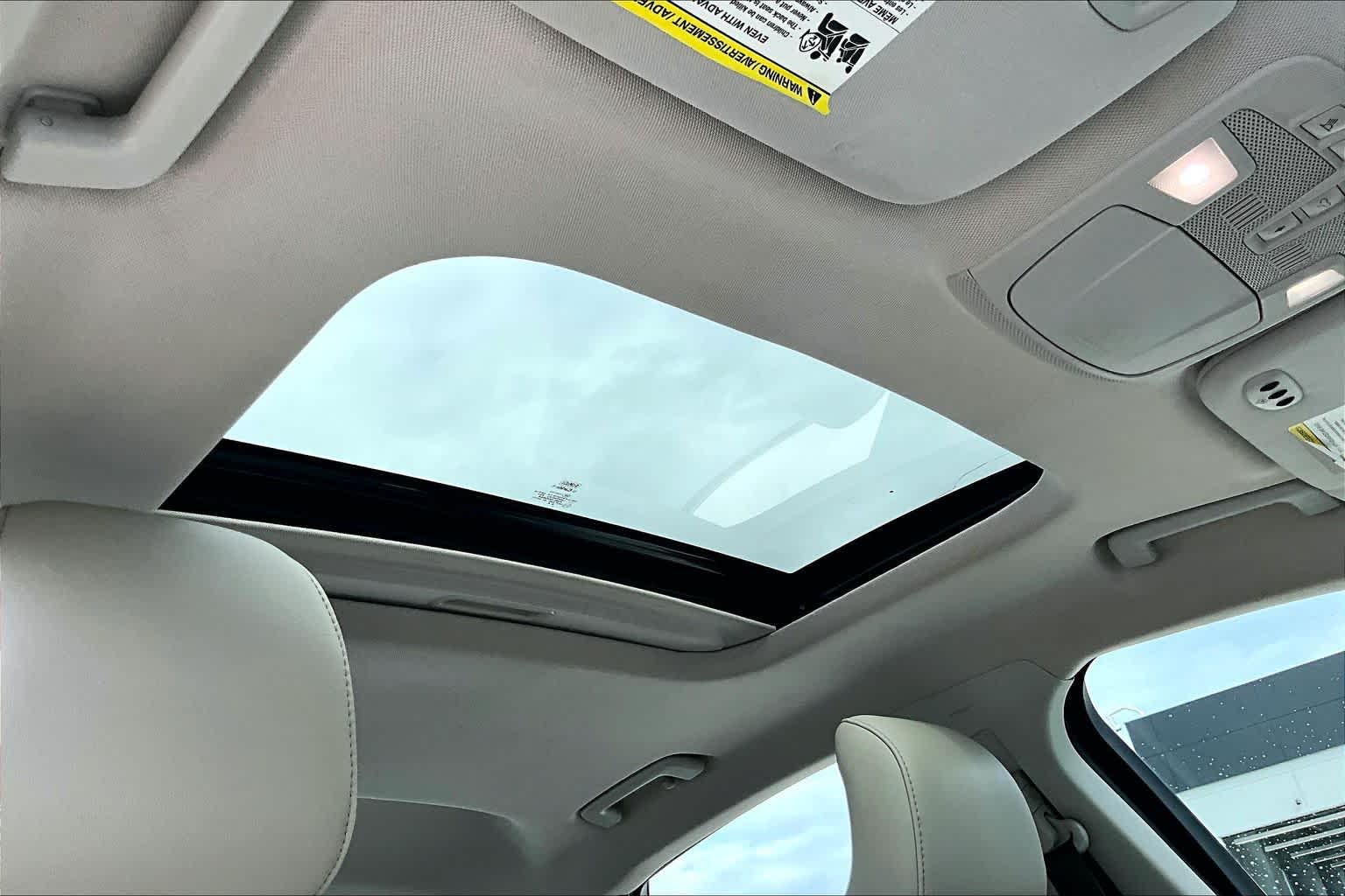 2016 Ford Fusion photo 12 of 31