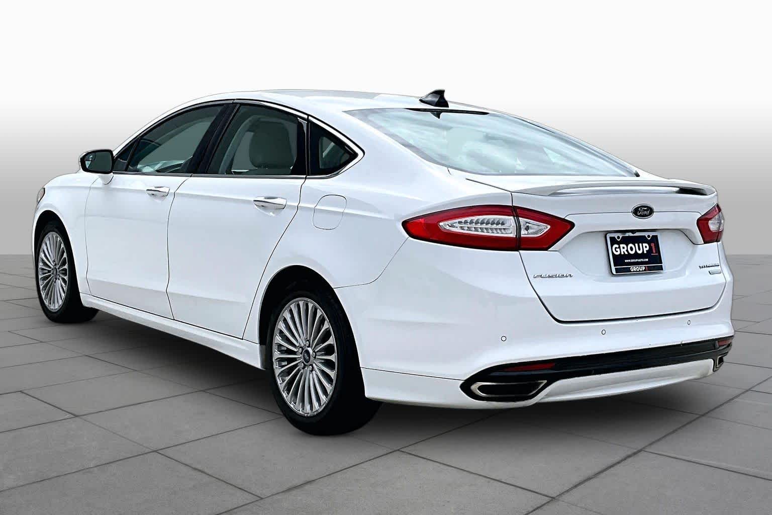 2016 Ford Fusion photo 10 of 31