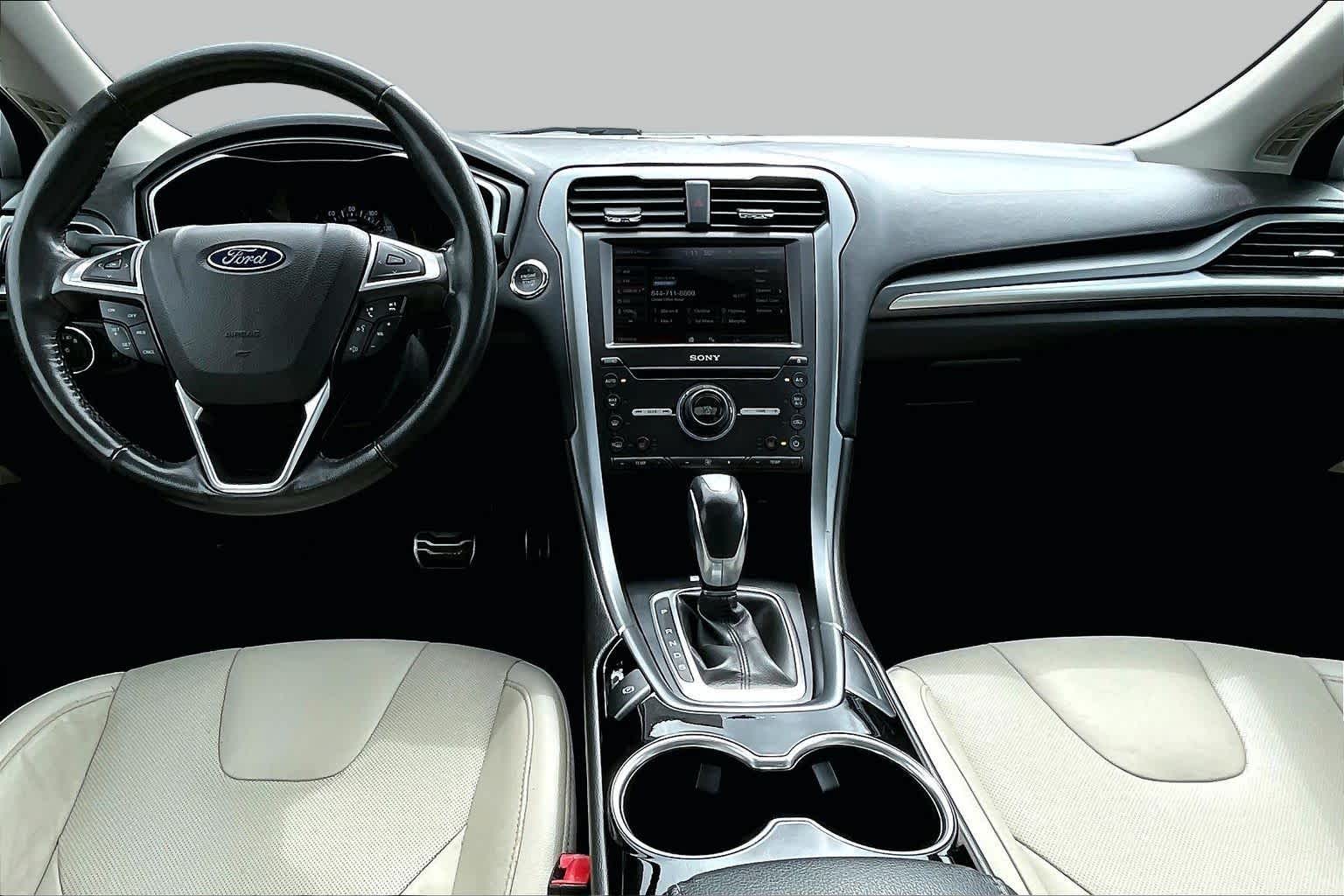 2016 Ford Fusion photo 13 of 31