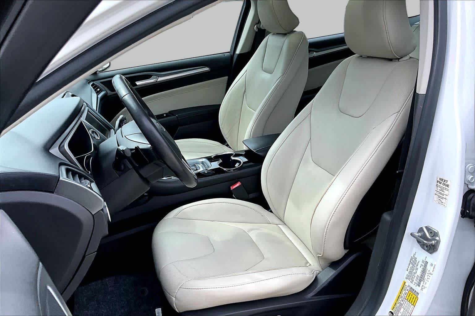 2016 Ford Fusion photo 8 of 31