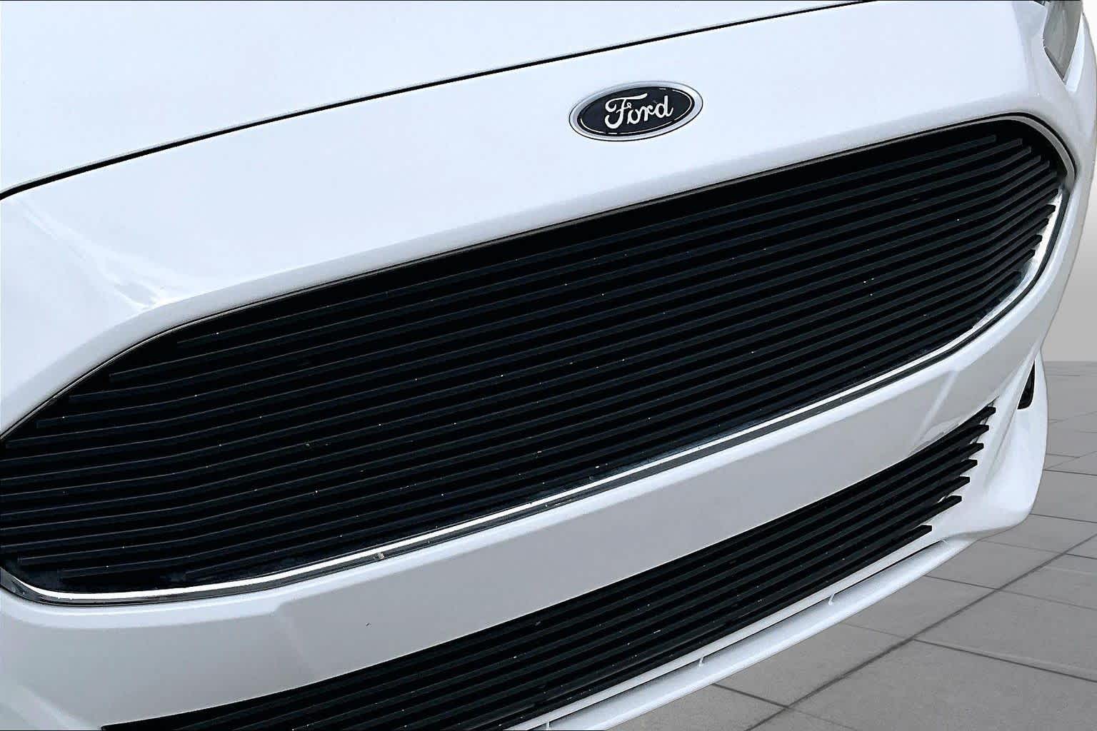 2016 Ford Fusion photo 26 of 31
