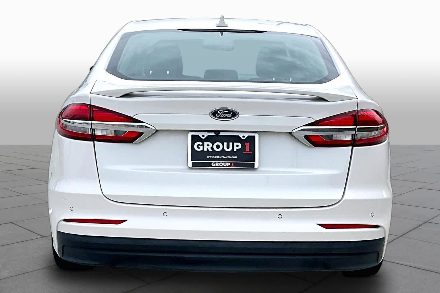 2019 Ford Fusion Hybrid Titanium - 4