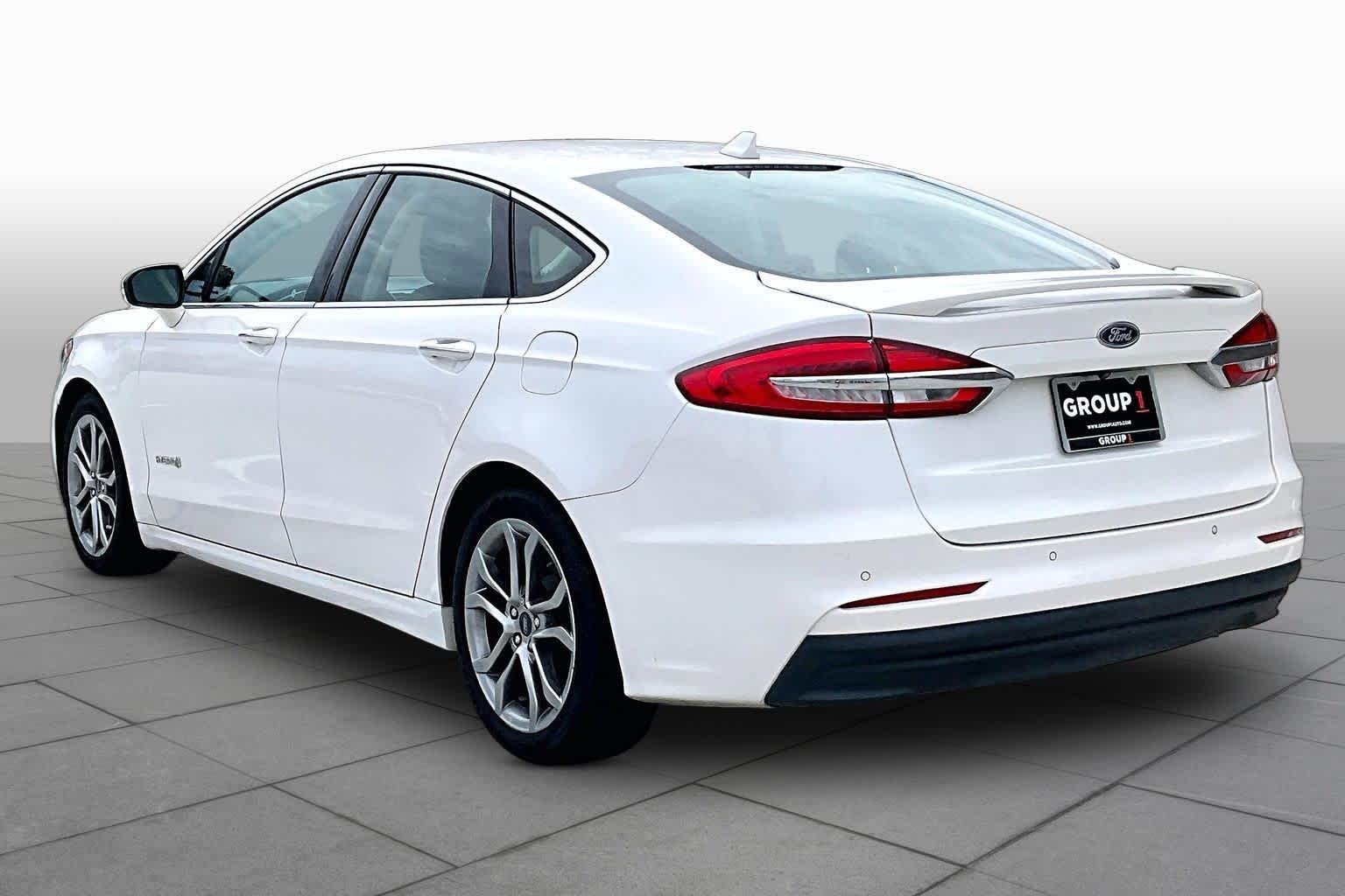 2019 Ford Fusion Hybrid Titanium - 10