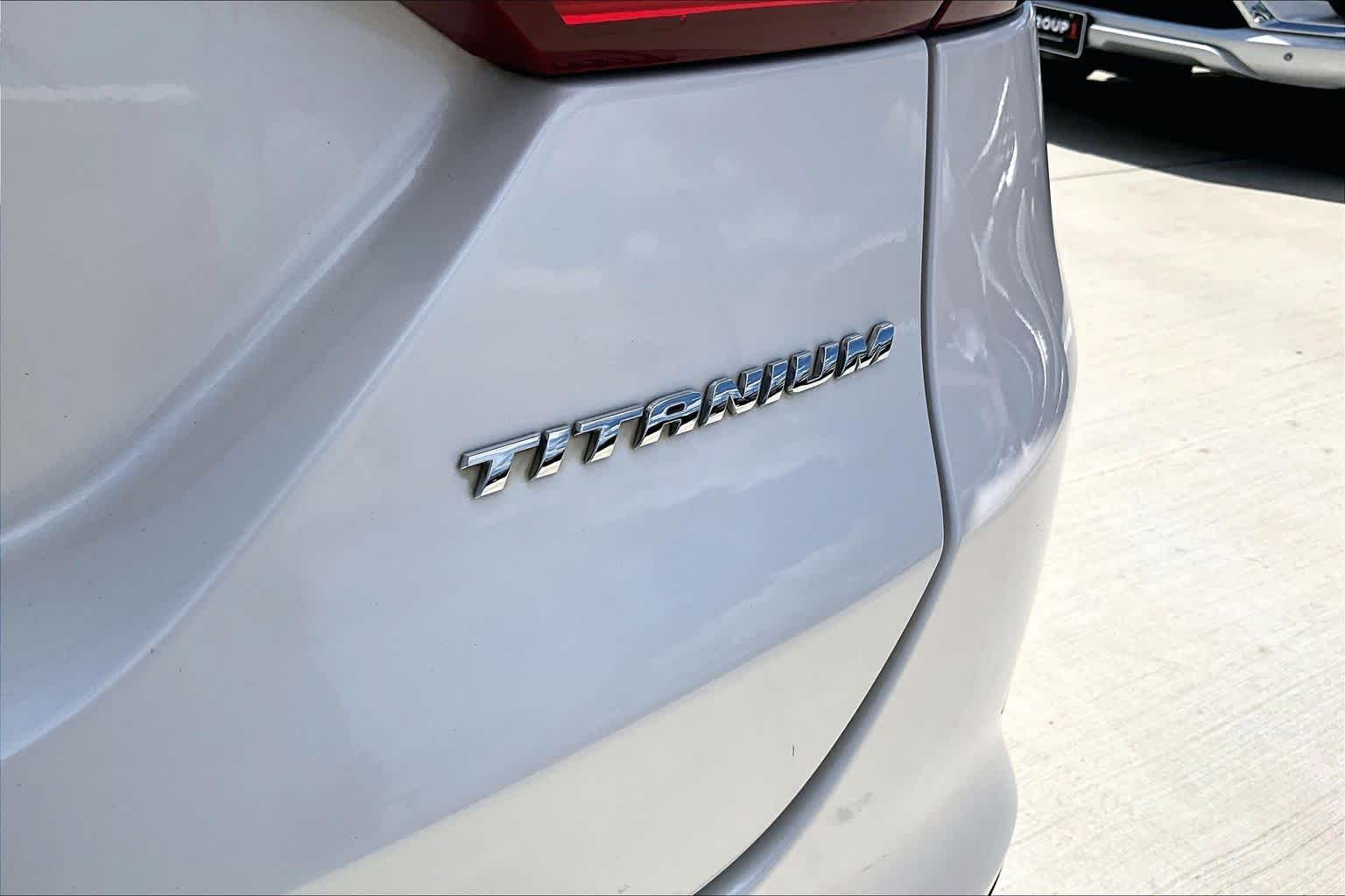 2017 Ford Fusion Energi Titanium - 9