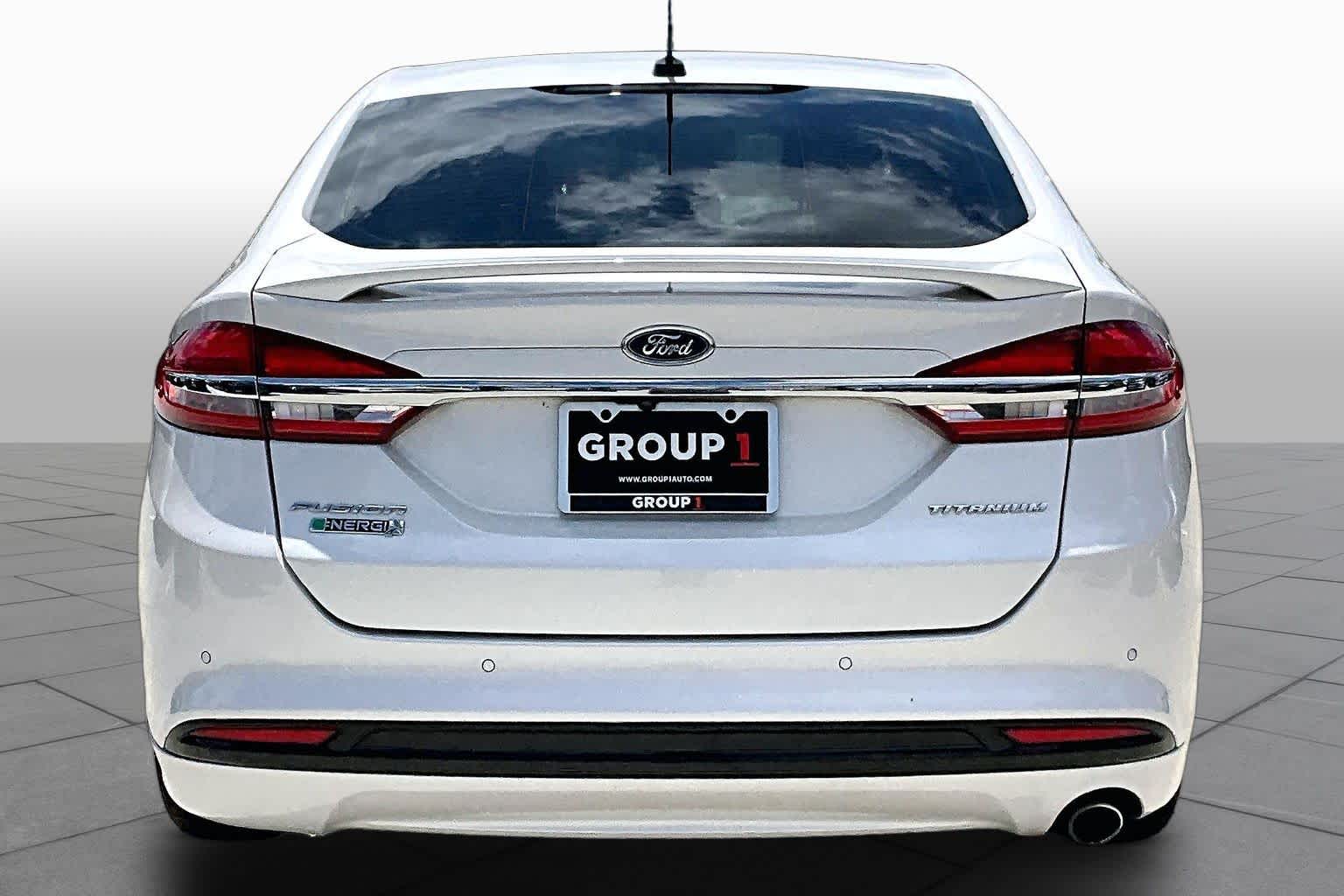 2017 Ford Fusion Energi Titanium - 4