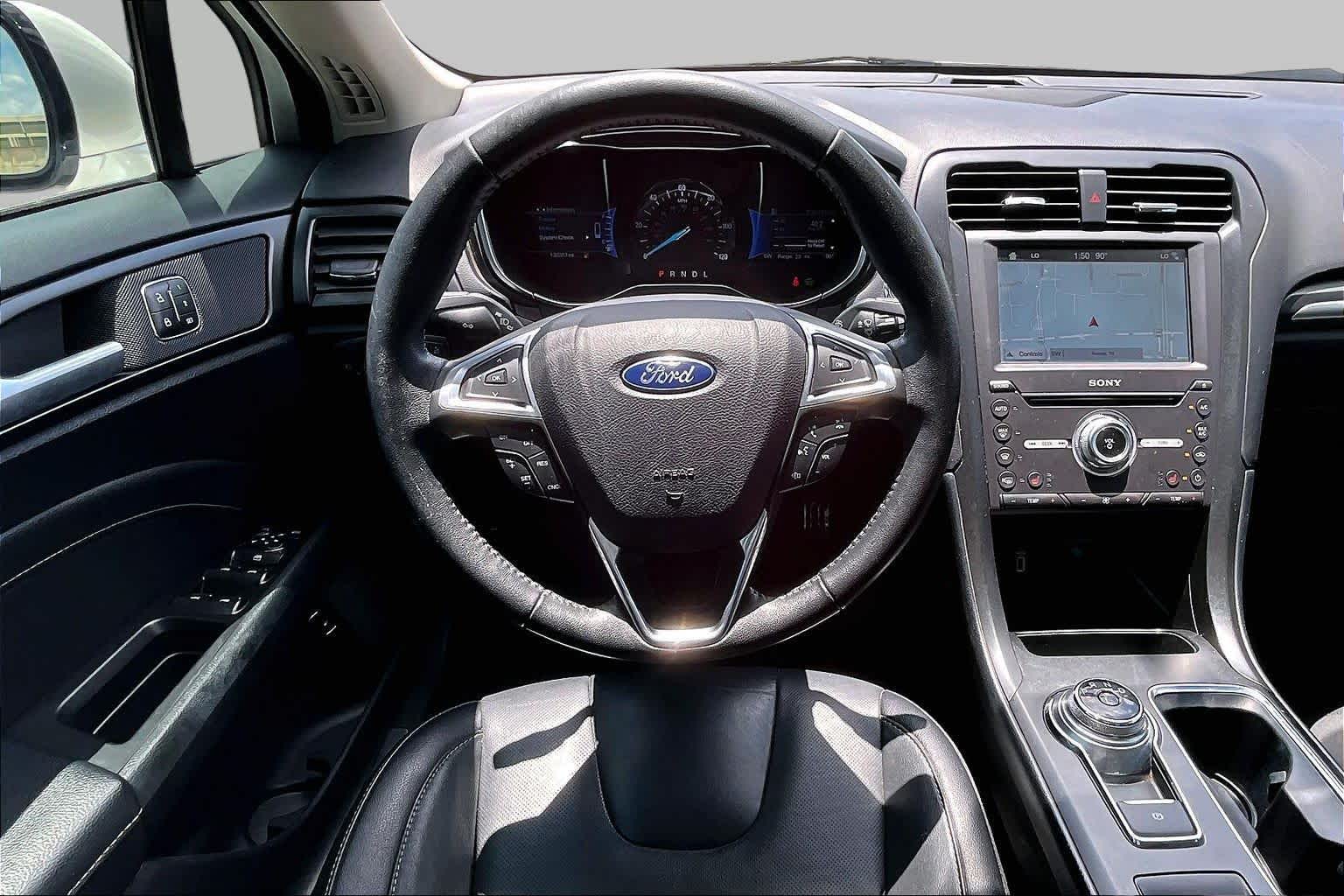 2017 Ford Fusion Energi Titanium - 5