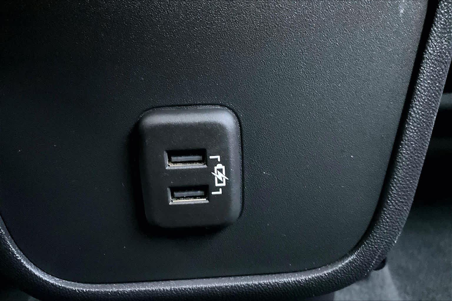 2024 GMC Terrain photo 34 of 37