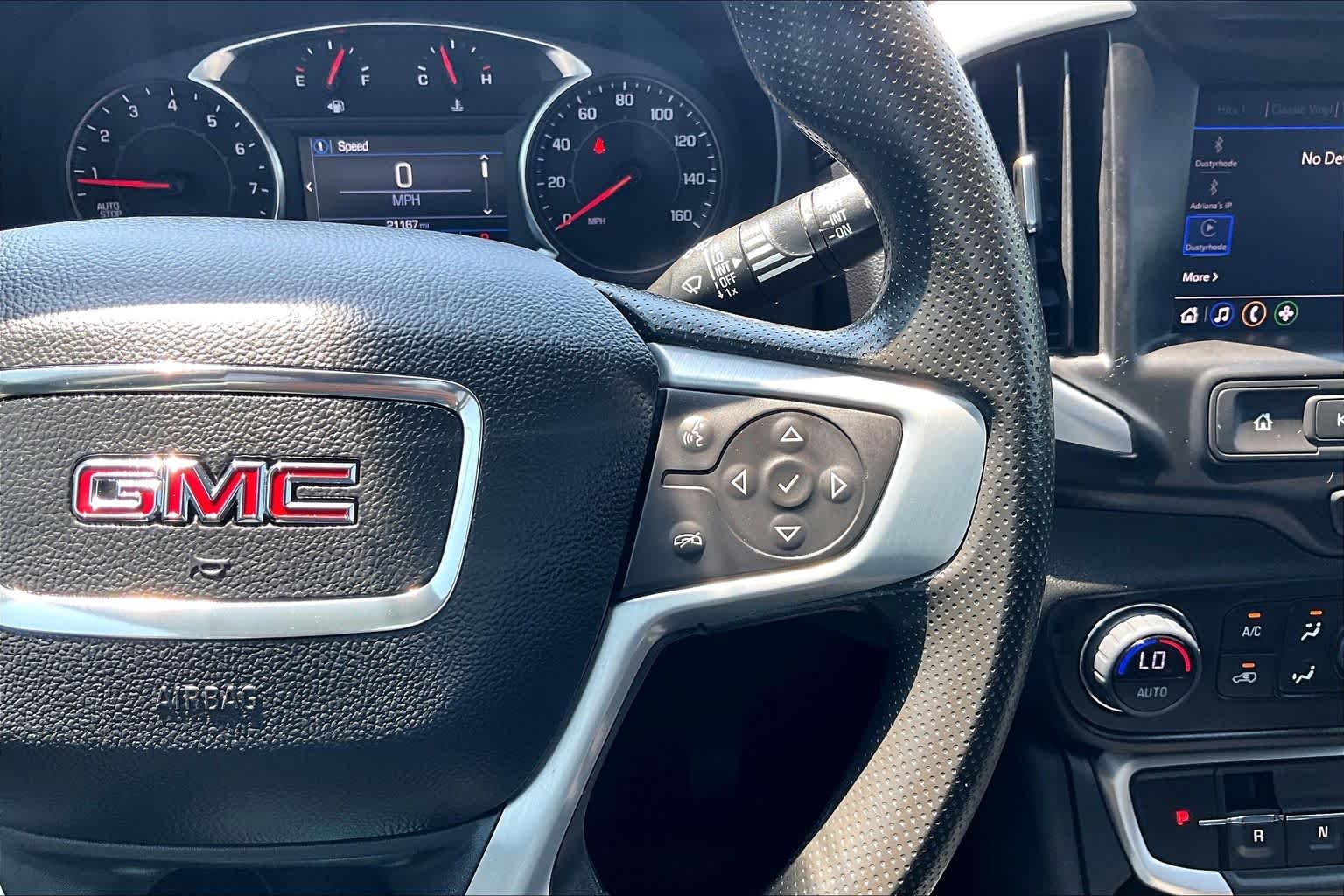 2024 GMC Terrain photo 25 of 37