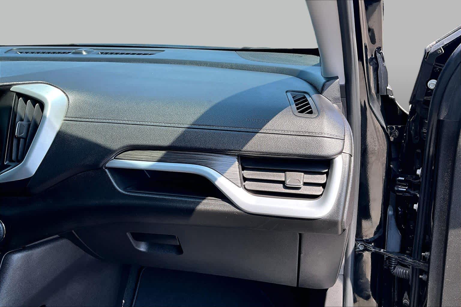 2024 GMC Terrain photo 19 of 37
