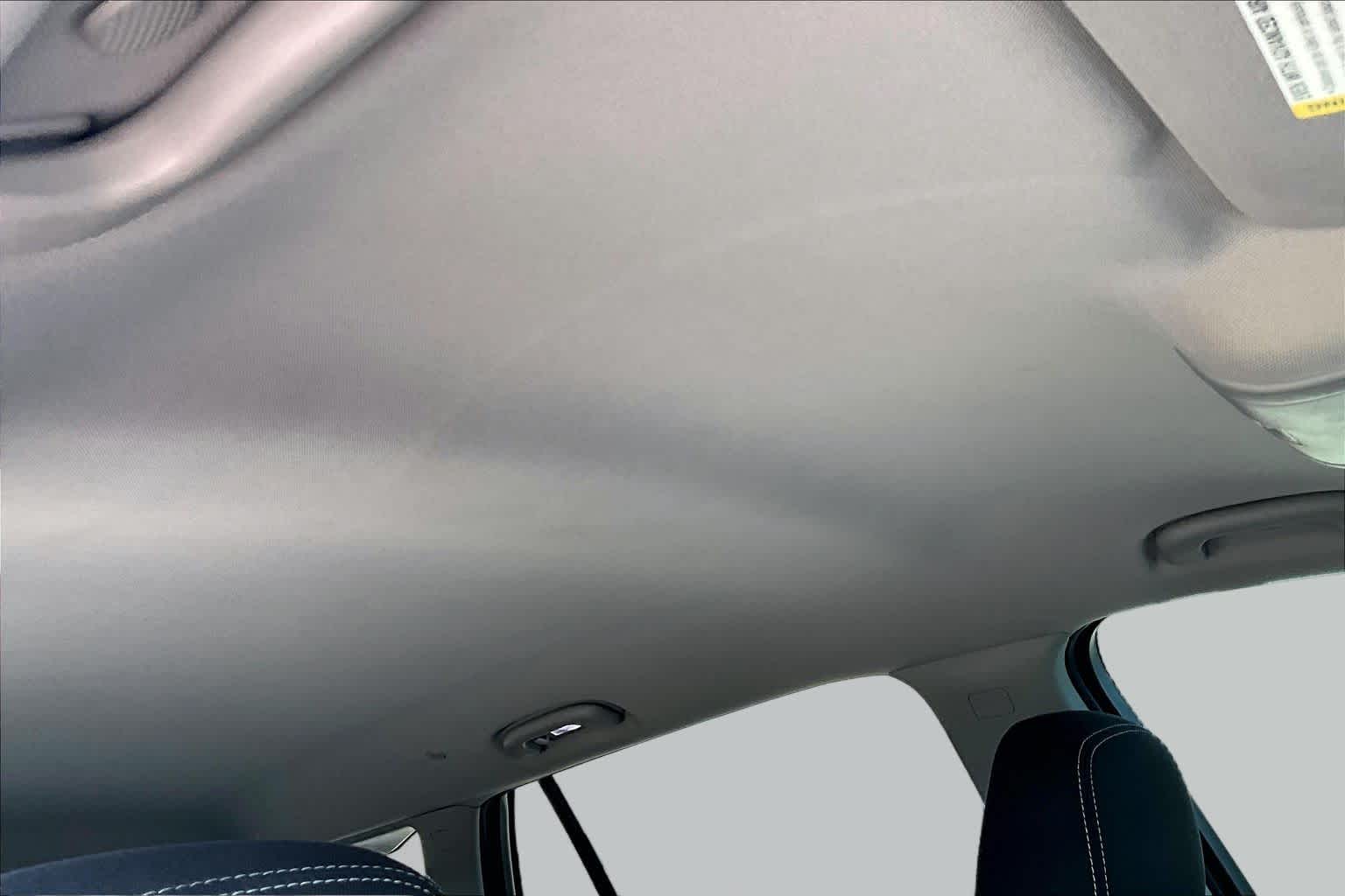 2024 GMC Terrain photo 14 of 37