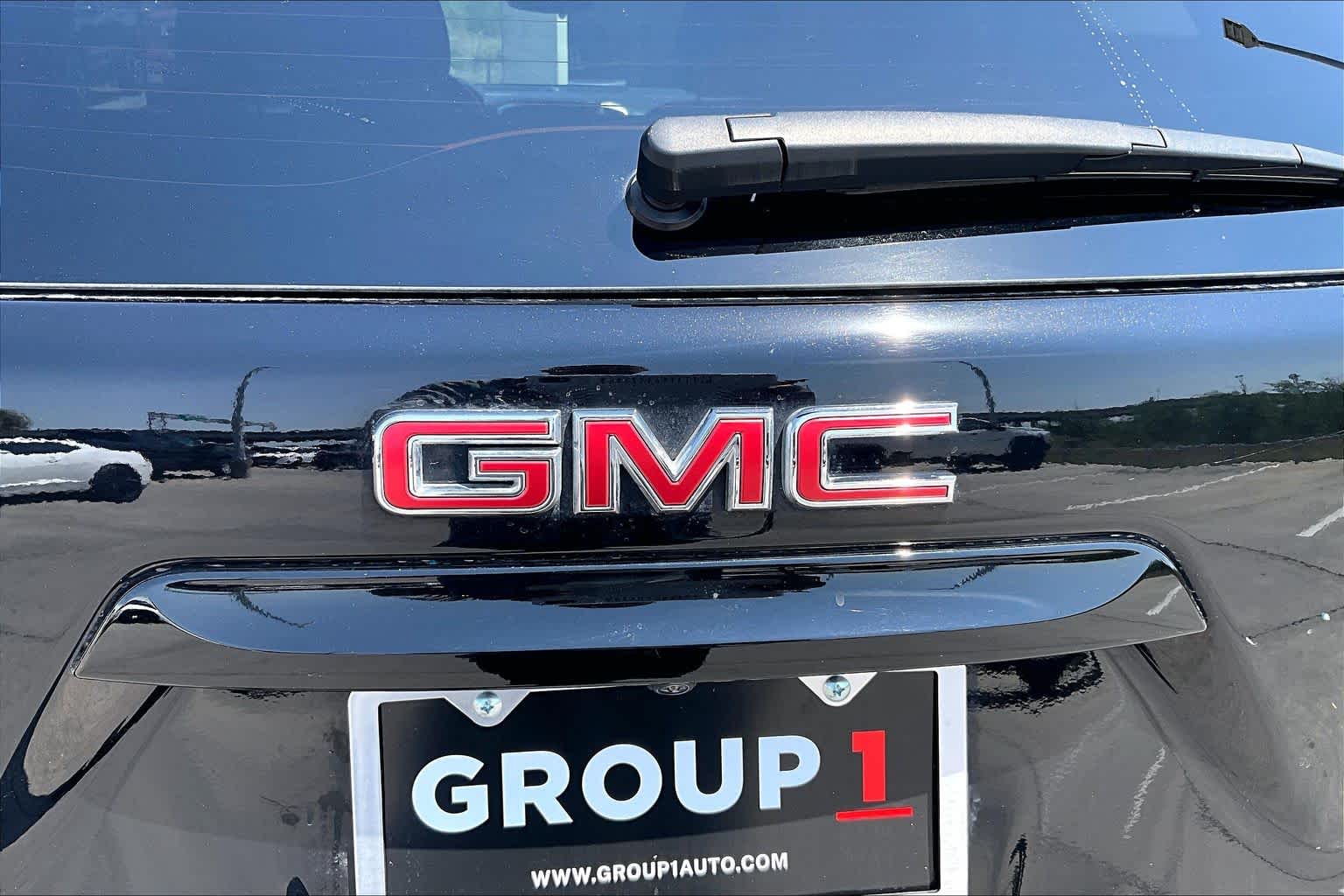 2024 GMC Terrain photo 10 of 37