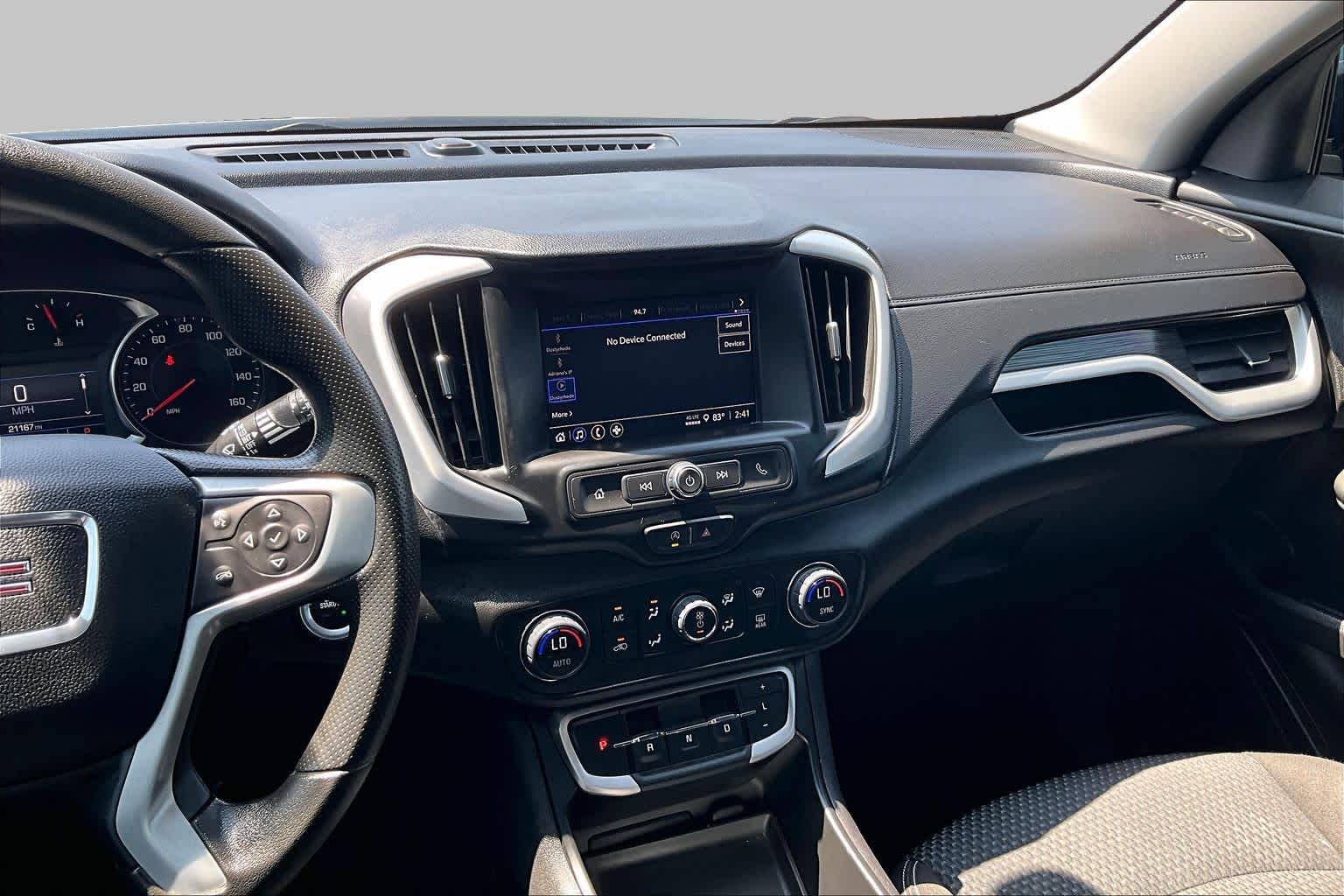 2024 GMC Terrain photo 7 of 37