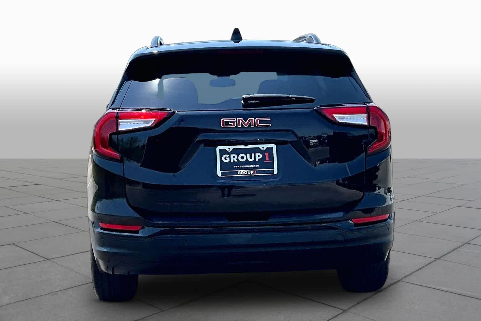 2024 GMC Terrain photo 5 of 37