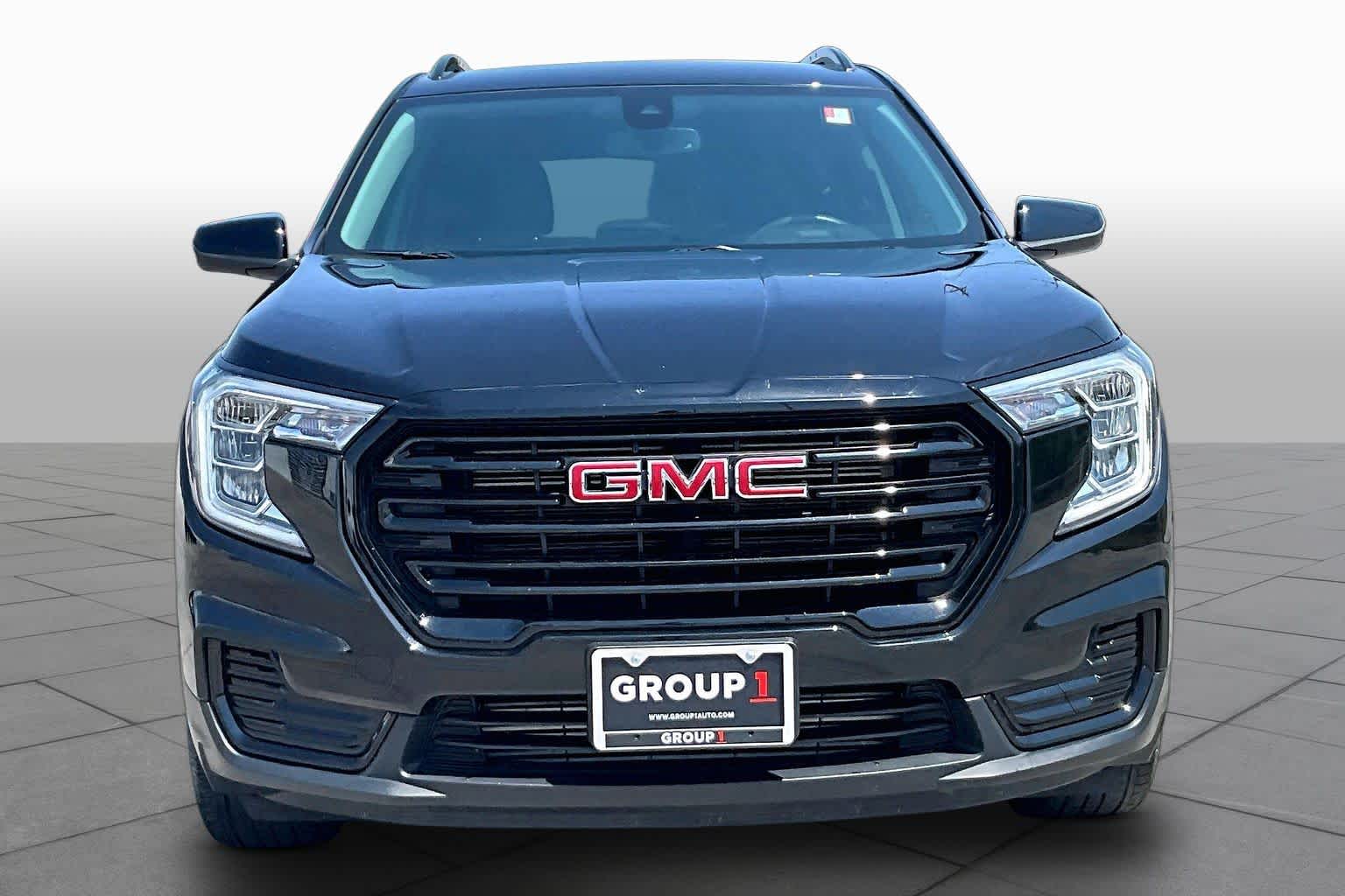 2024 GMC Terrain photo 4 of 37