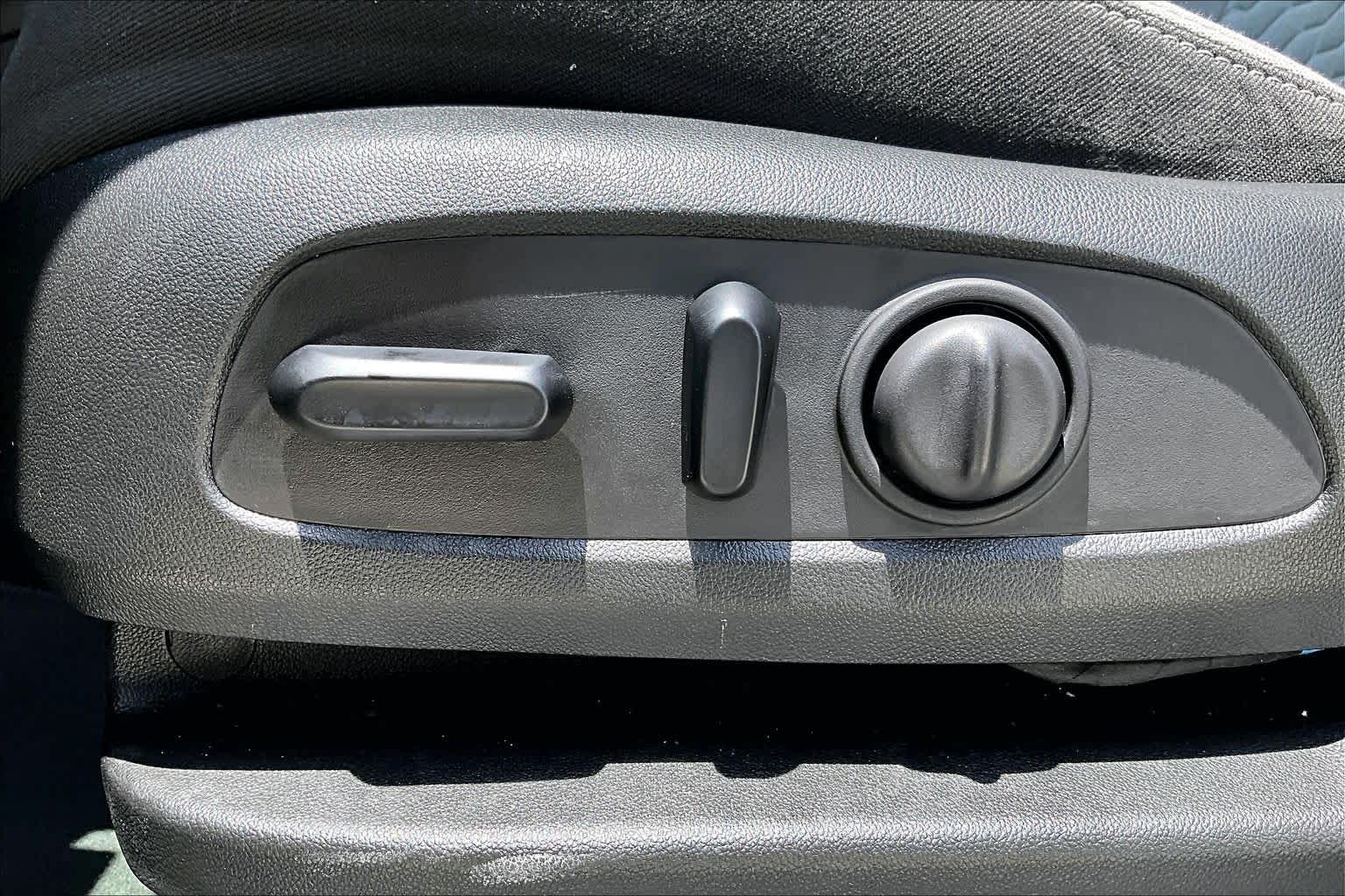 2021 Chevrolet Equinox LS Midnight Blue Metallic at AutoNation USA Houston