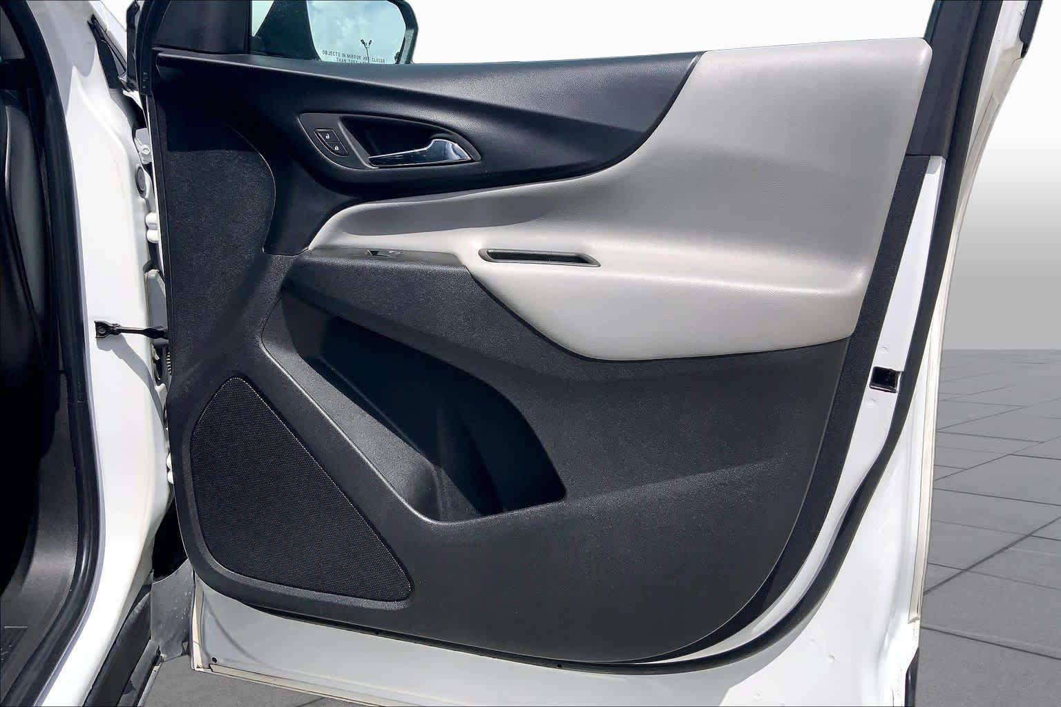 2023 Chevrolet Equinox photo 42 of 62