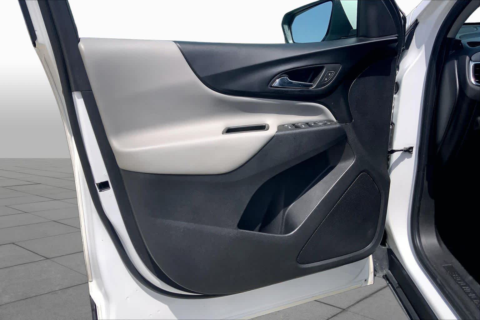 2023 Chevrolet Equinox photo 40 of 62