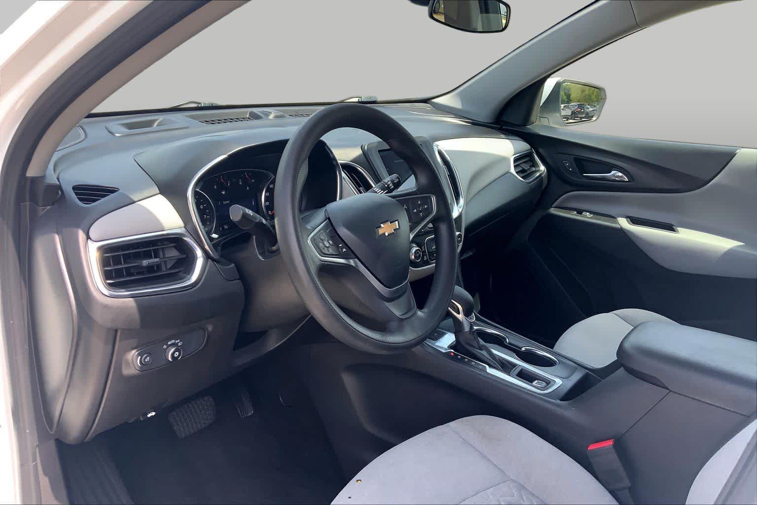 2023 Chevrolet Equinox photo 32 of 62