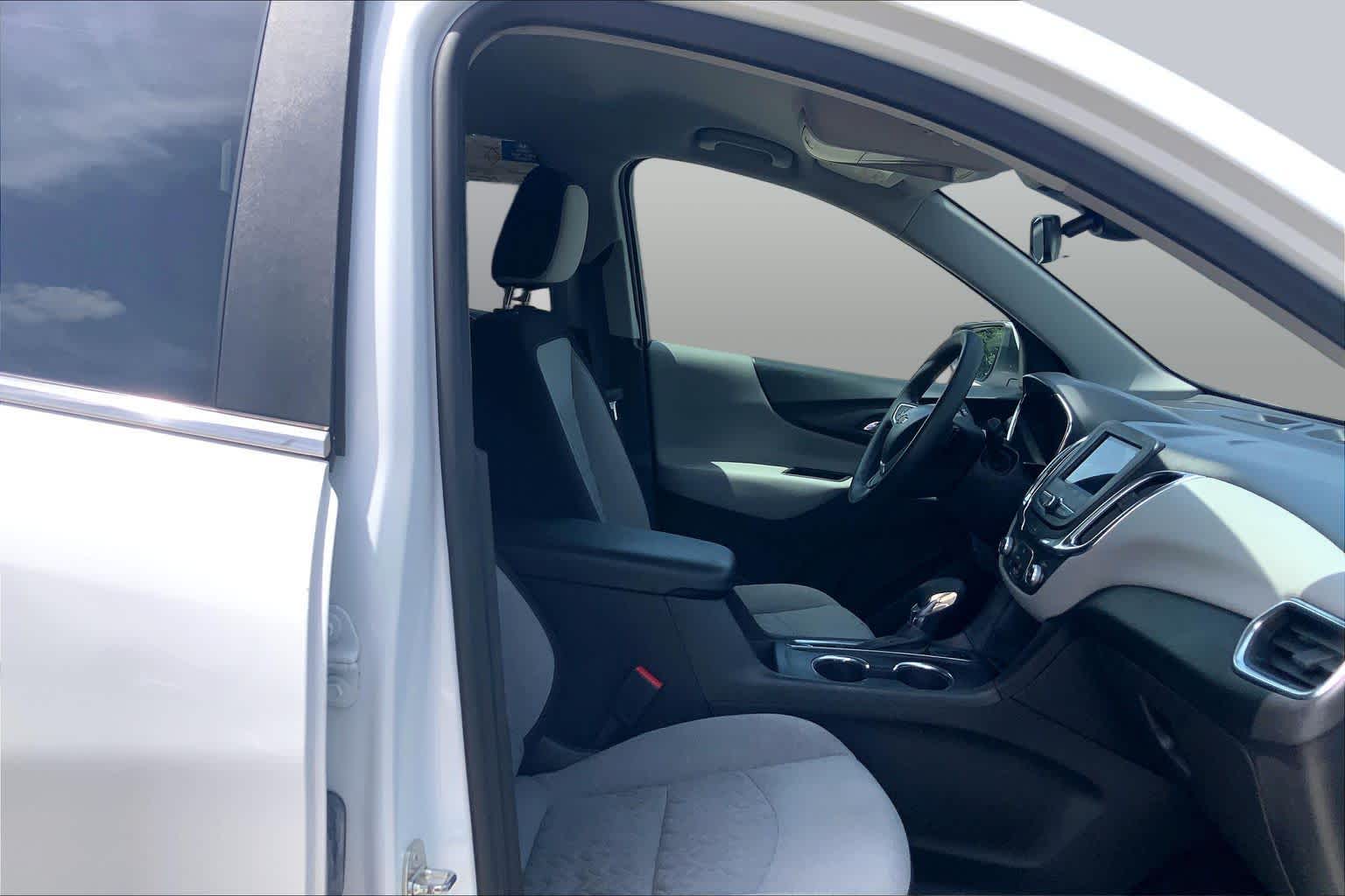 2023 Chevrolet Equinox photo 16 of 62