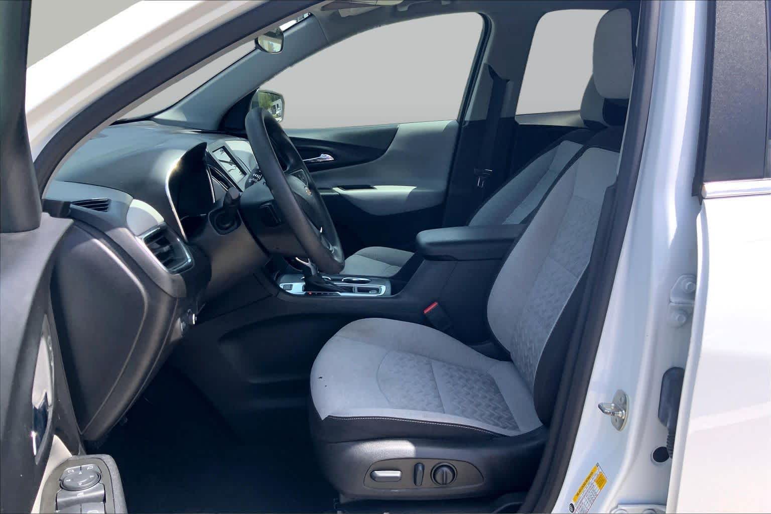 2023 Chevrolet Equinox photo 14 of 62
