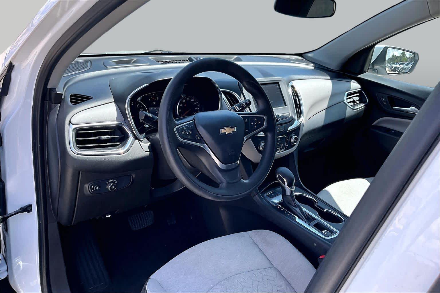 2023 Chevrolet Equinox photo 31 of 62