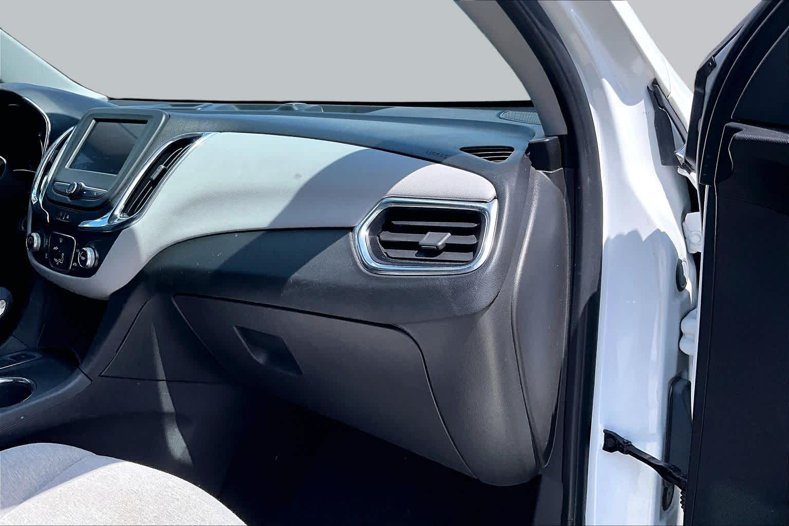 2023 Chevrolet Equinox photo 33 of 62