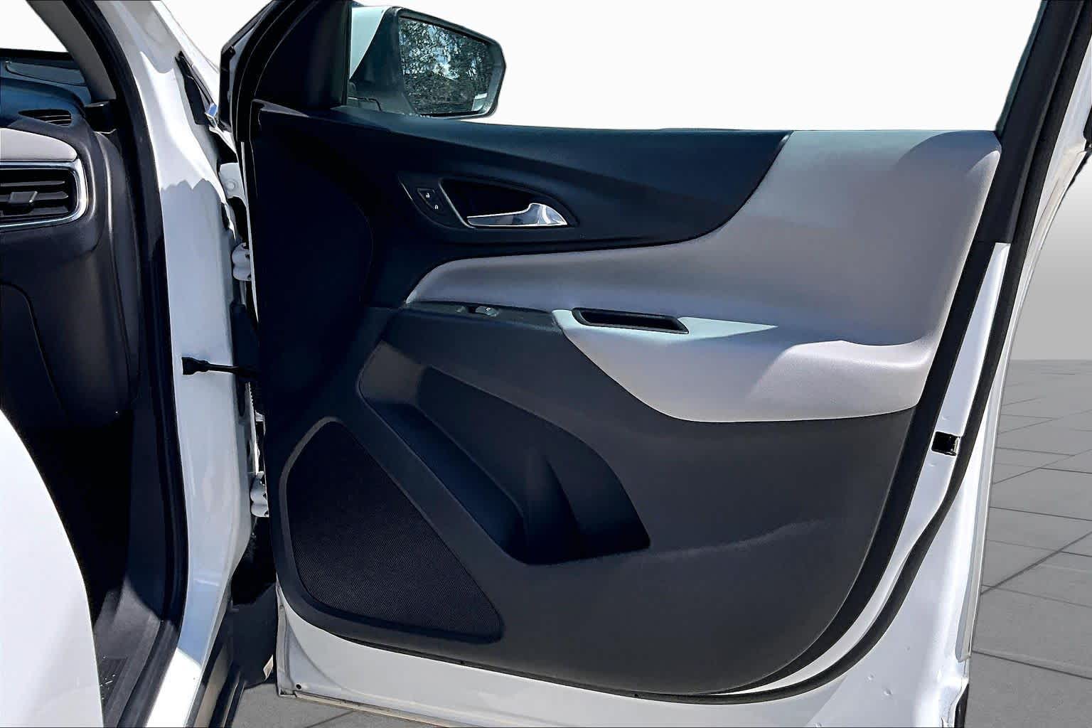 2023 Chevrolet Equinox photo 41 of 62