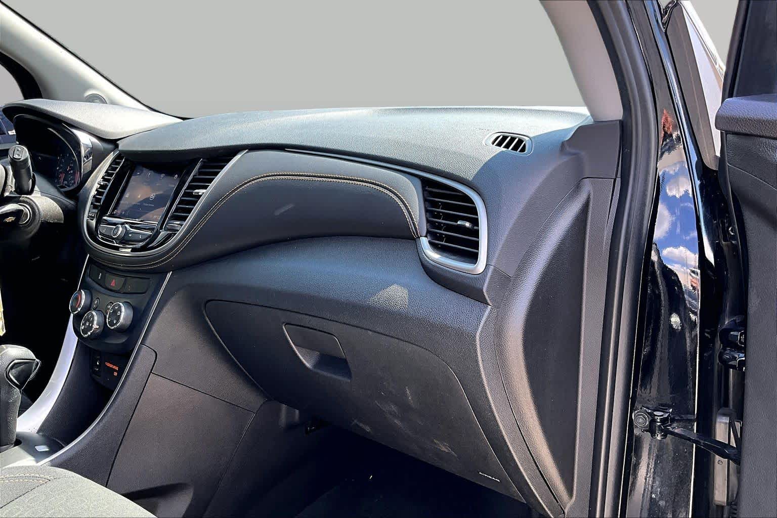 2020 Chevrolet Trax photo 17 of 30