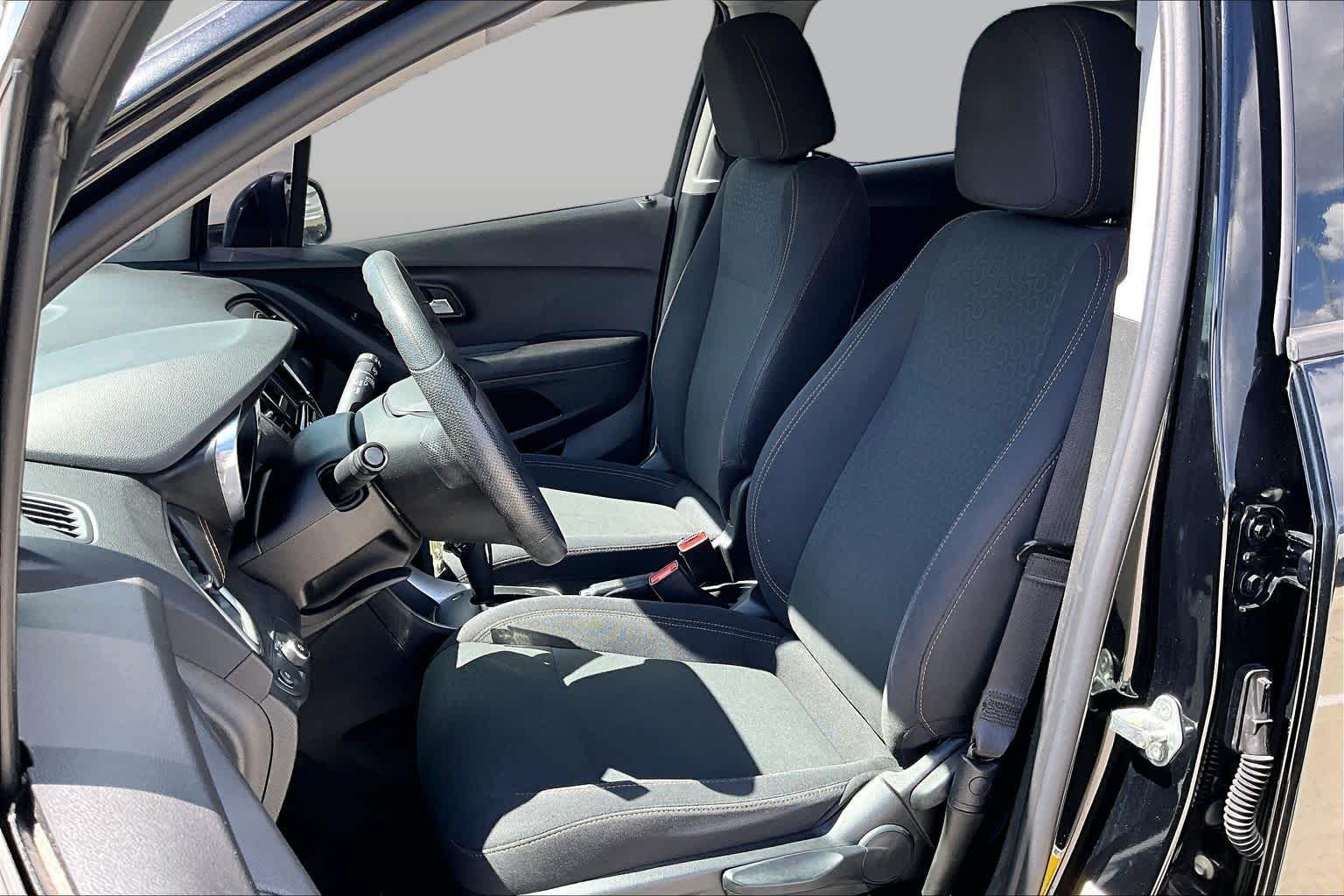 2020 Chevrolet Trax photo 8 of 30
