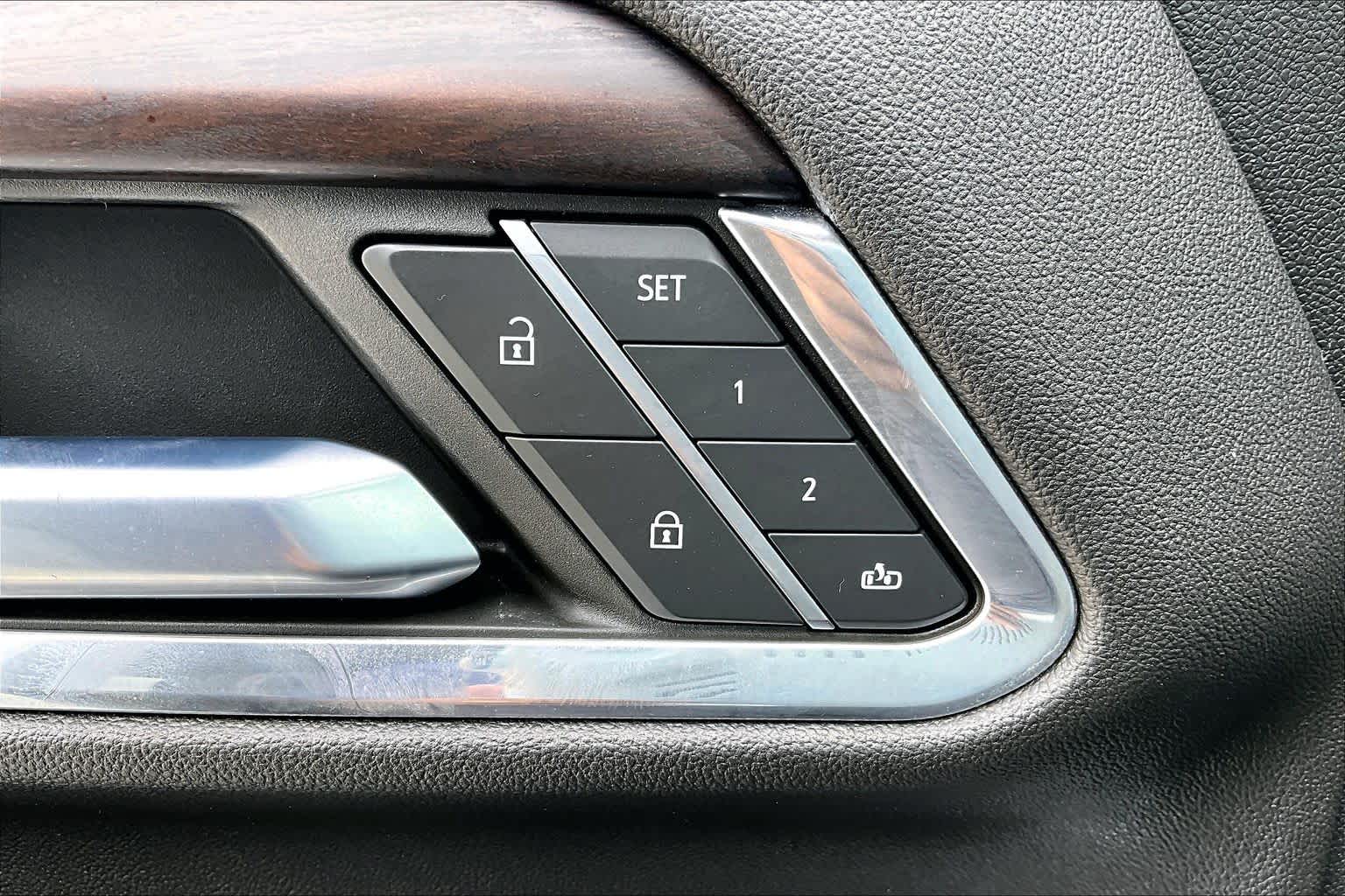 2022 GMC Sierra 1500 SLT White Frost Tricoat at Group 1 Toyota Southwest