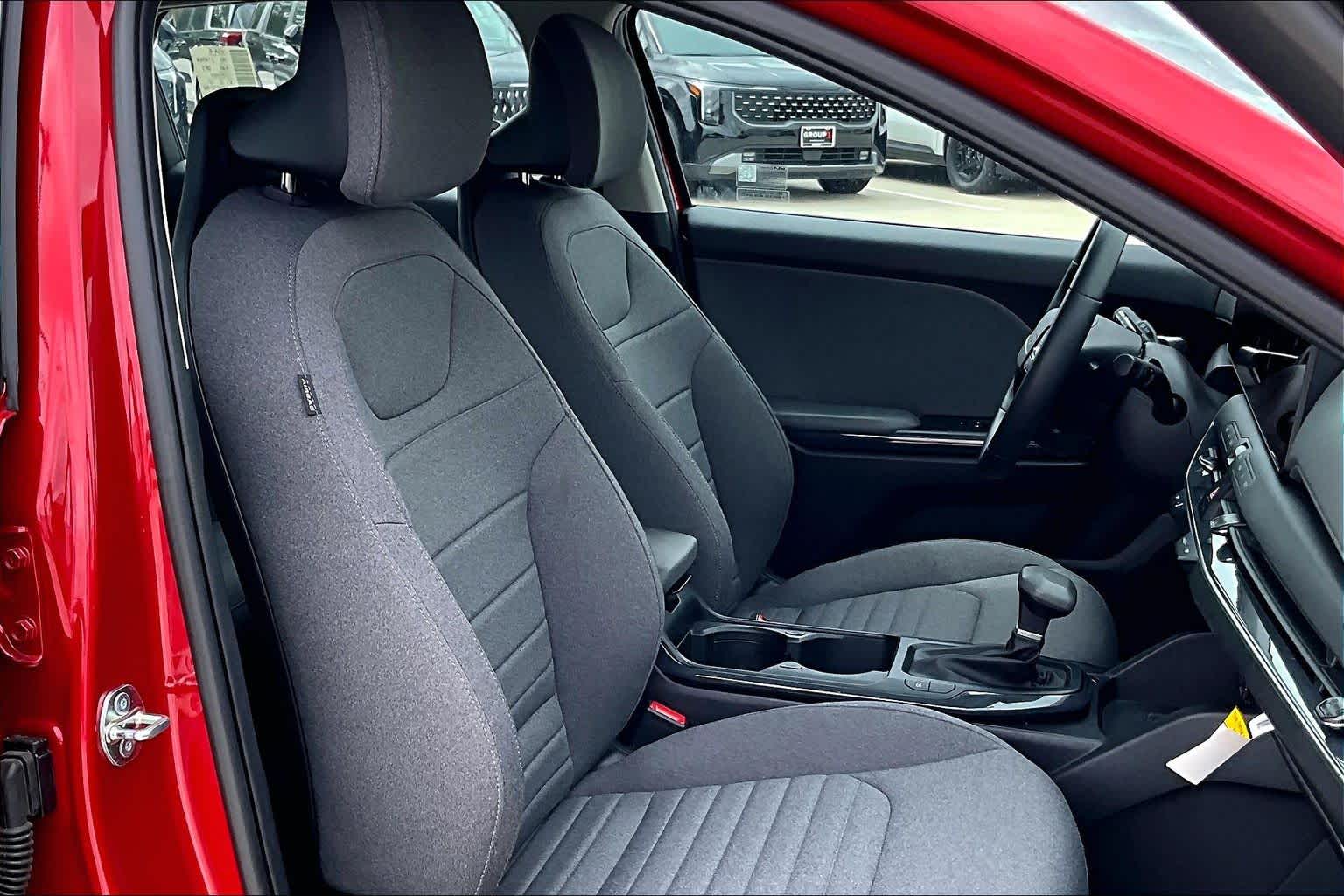 2025 Kia K4 EX - 8