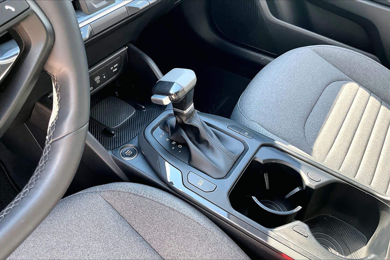 2025 Kia K4 photo 15 of 32